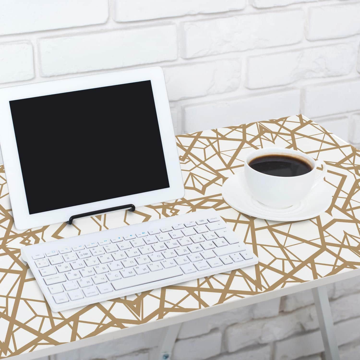 RoomMates White & Gold Shatter Geometric Peel & Stick Wallpaper