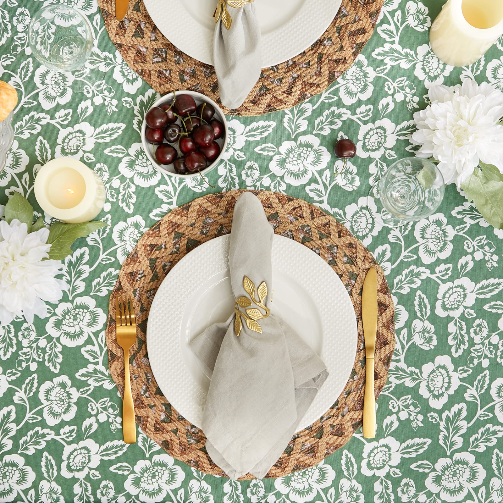Artichoke Green Floral Print Outdoor Tablecloth, 60" Round