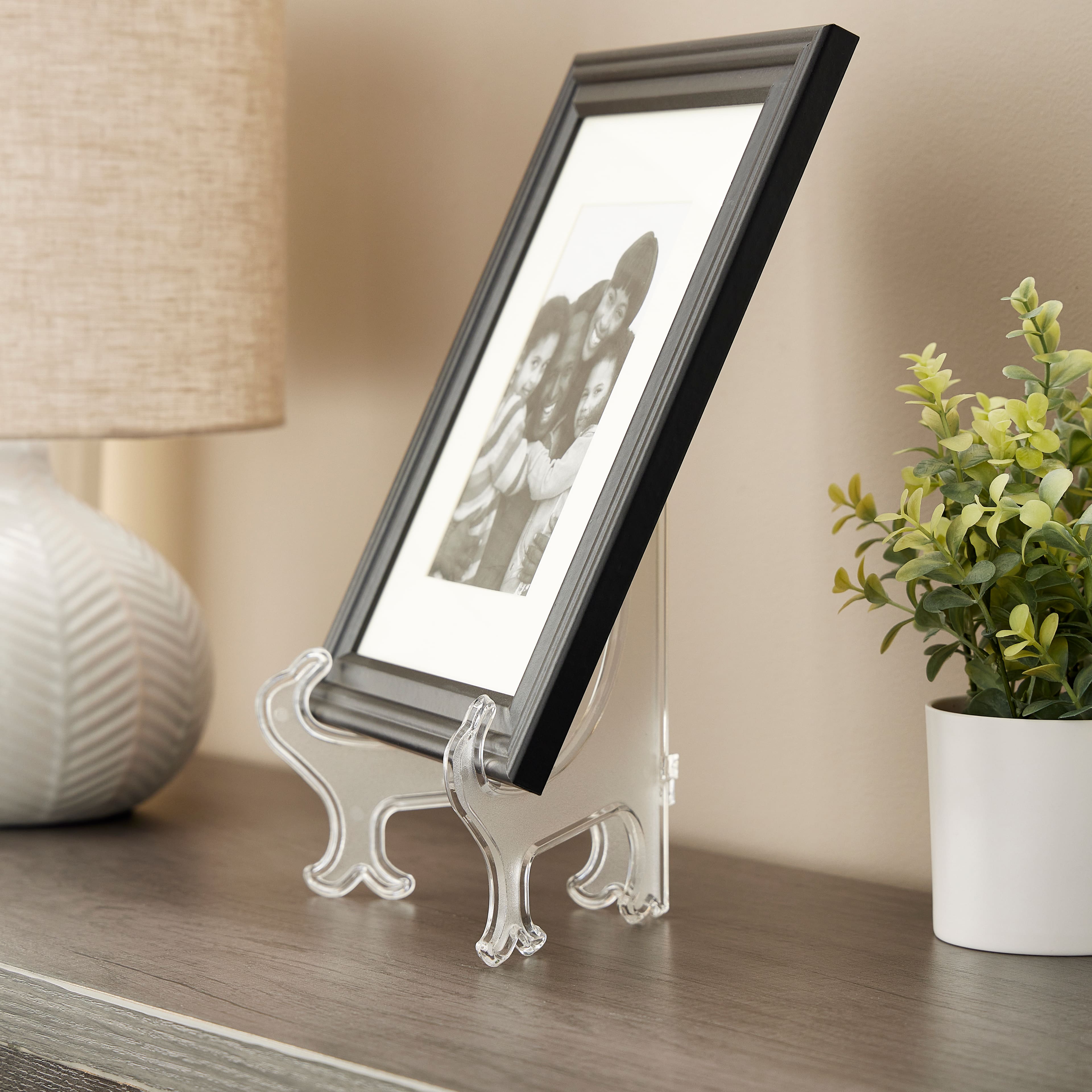 Plastic Easel By Studio Décor