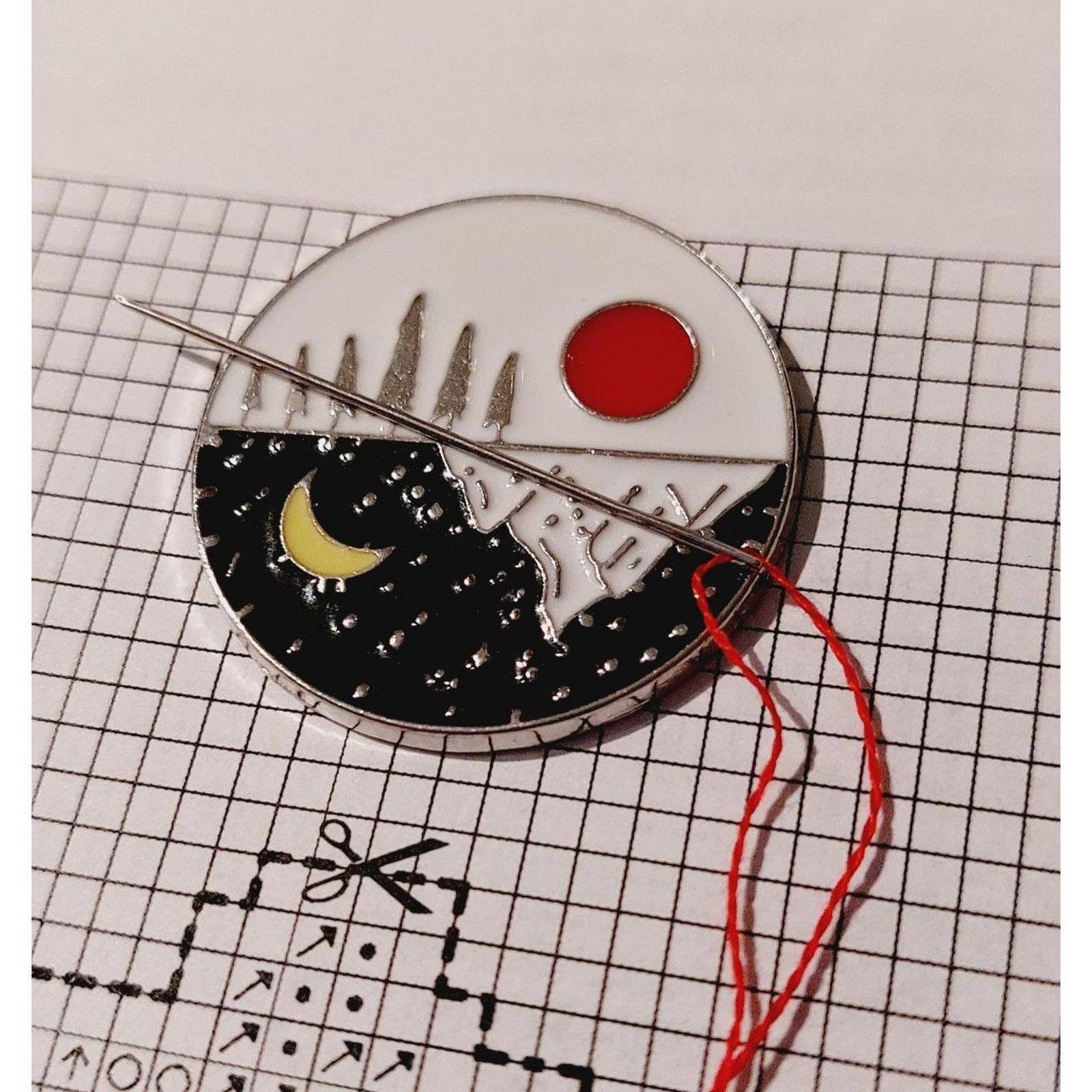 Wizardi 4/5" Day & Night Magnetic Needle Minder