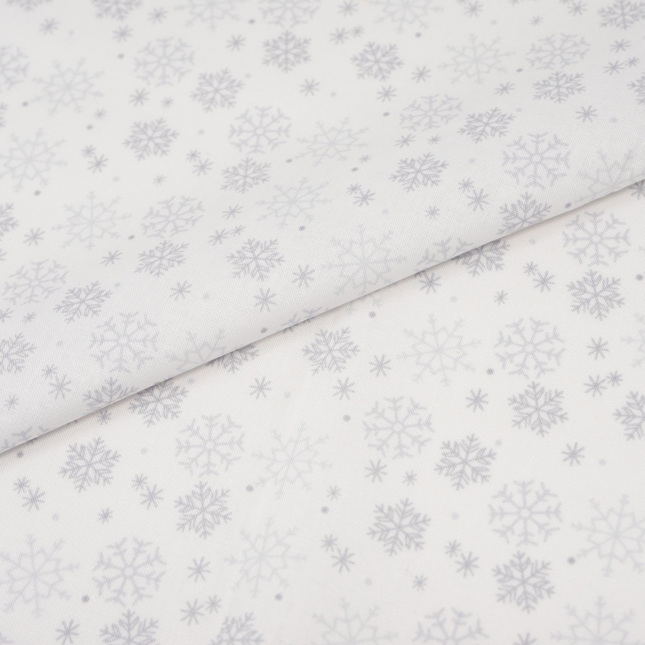 SINGER Christmas White Snowflakes Cotton Fabric