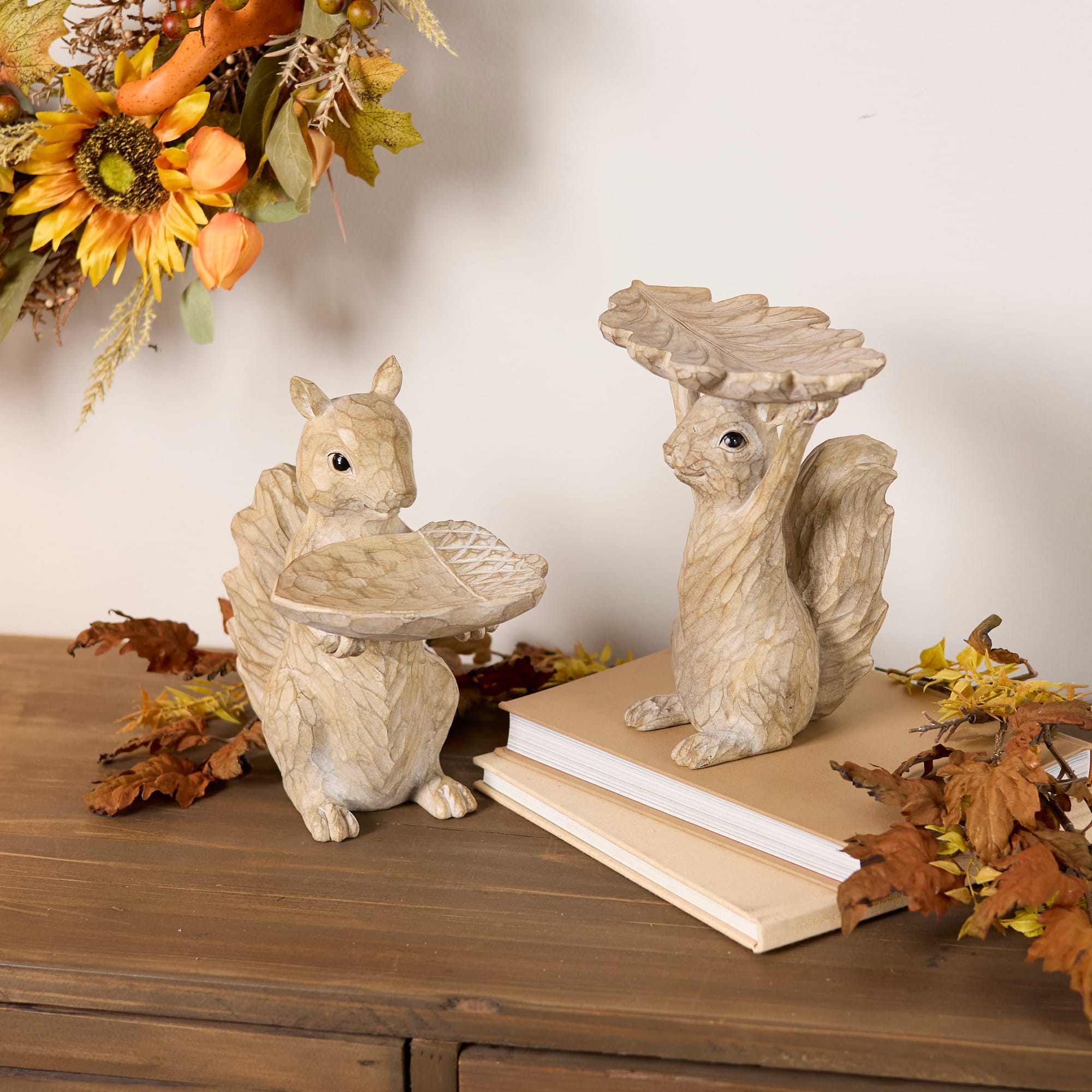Beige Woodland Squirrel Resin Bird Feeder Set