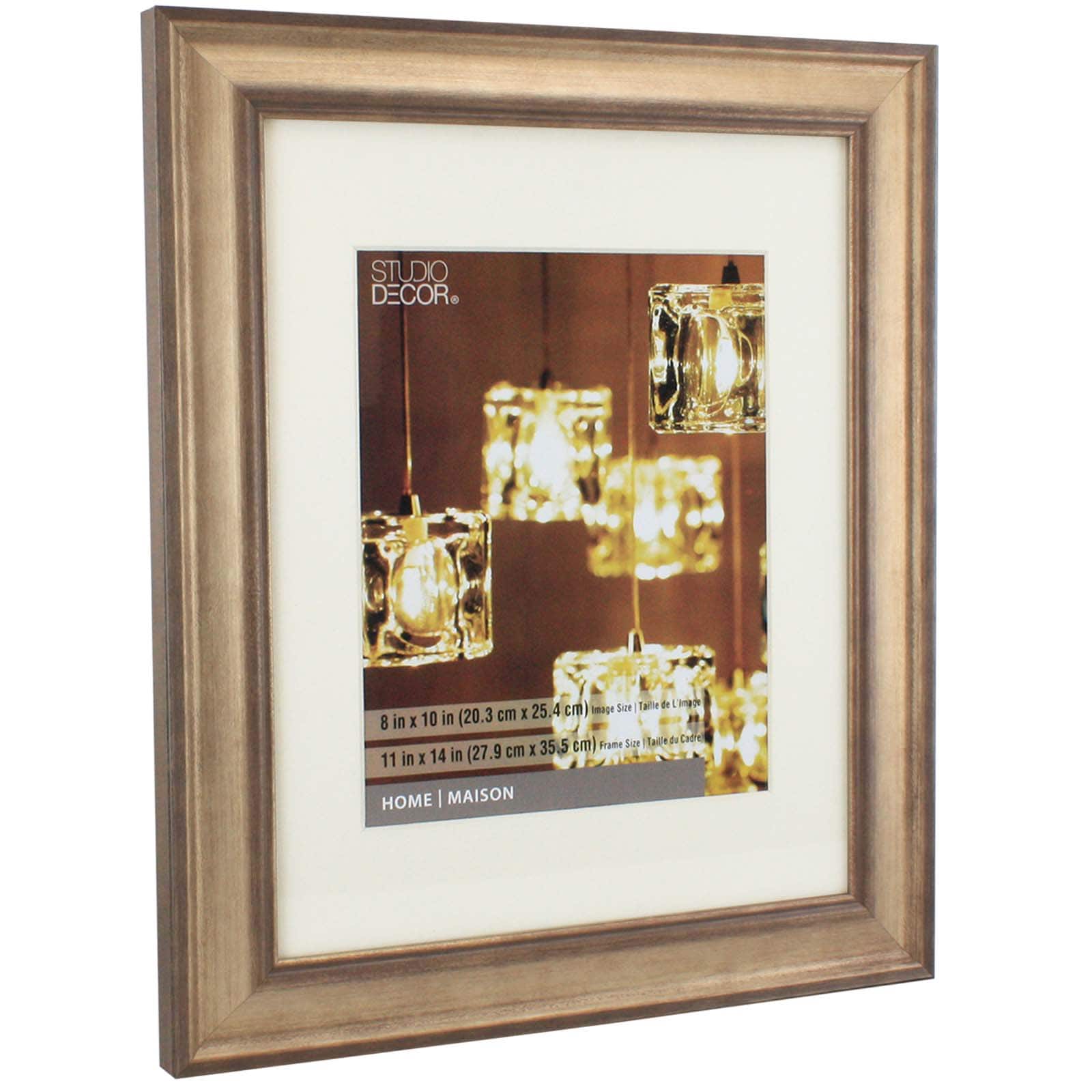 Cadre bronze rustique avec passe-partout de 11 po x 14 po de la collection Maison de Studio Décor