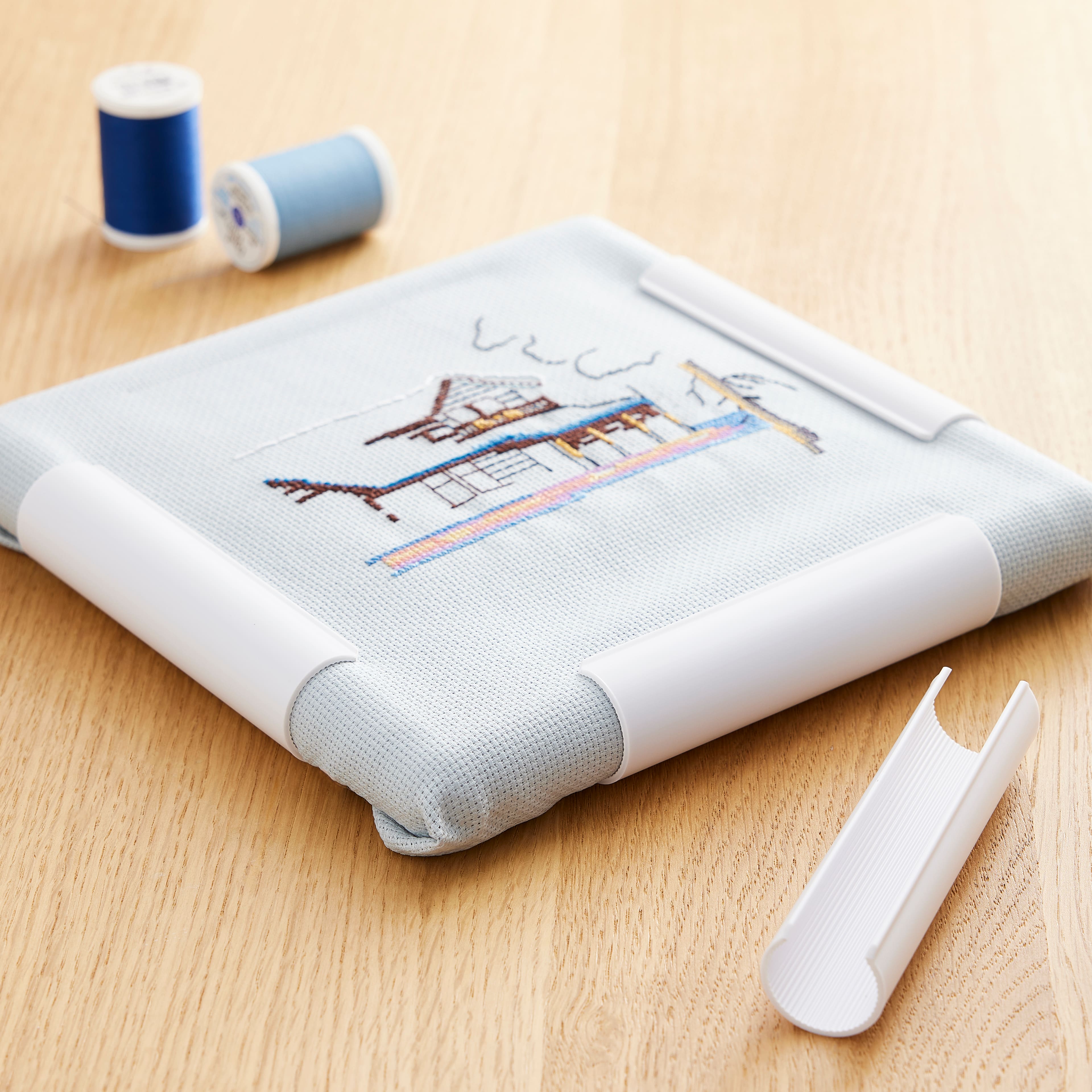 Loops & Threads™ Plastic Snap Frame