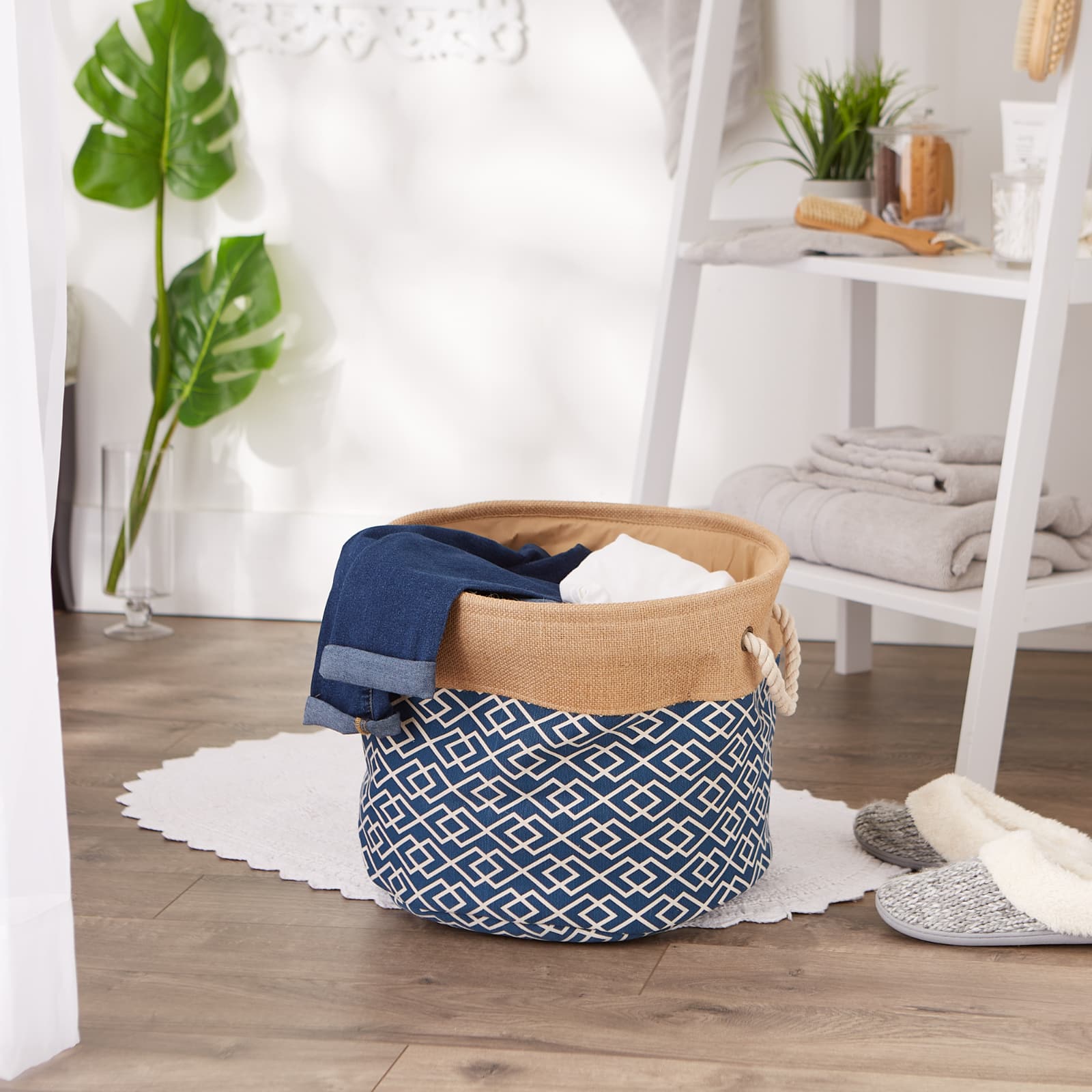 Medium Navy Burlap Diamond Round Bin