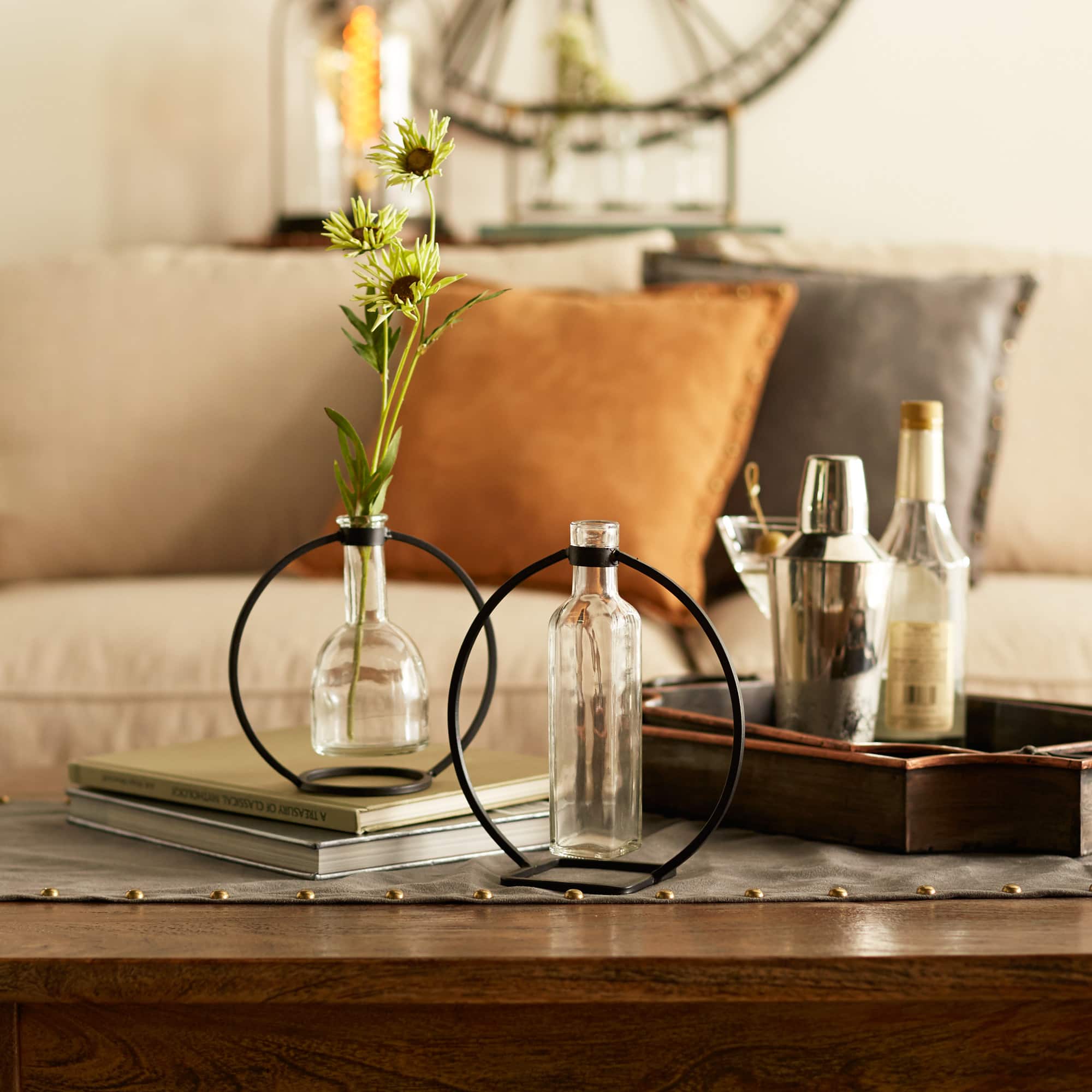 9" Hanging Vase in Circle Stand, 4ct.