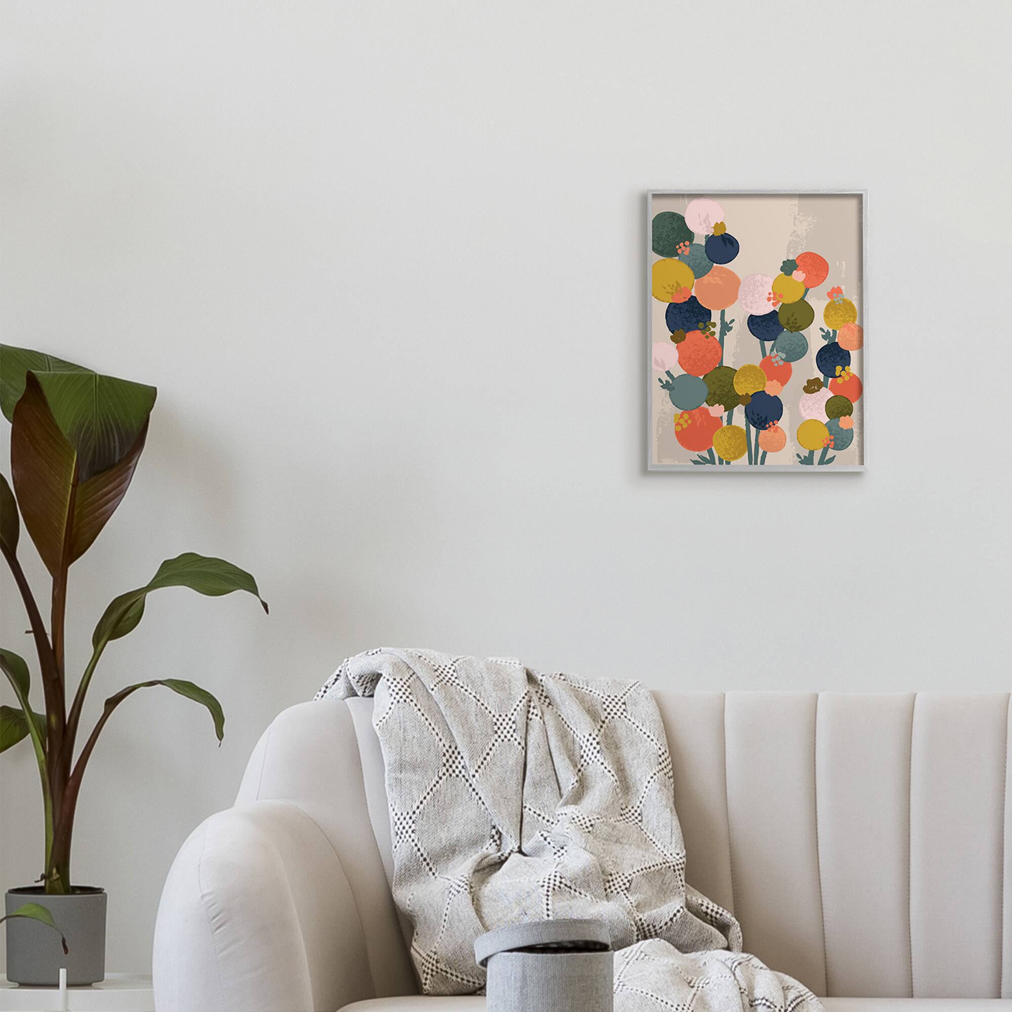 Stupell Industries Organic Shape Flowers Circular Distressed Pattern in Gray Frame Wall Art