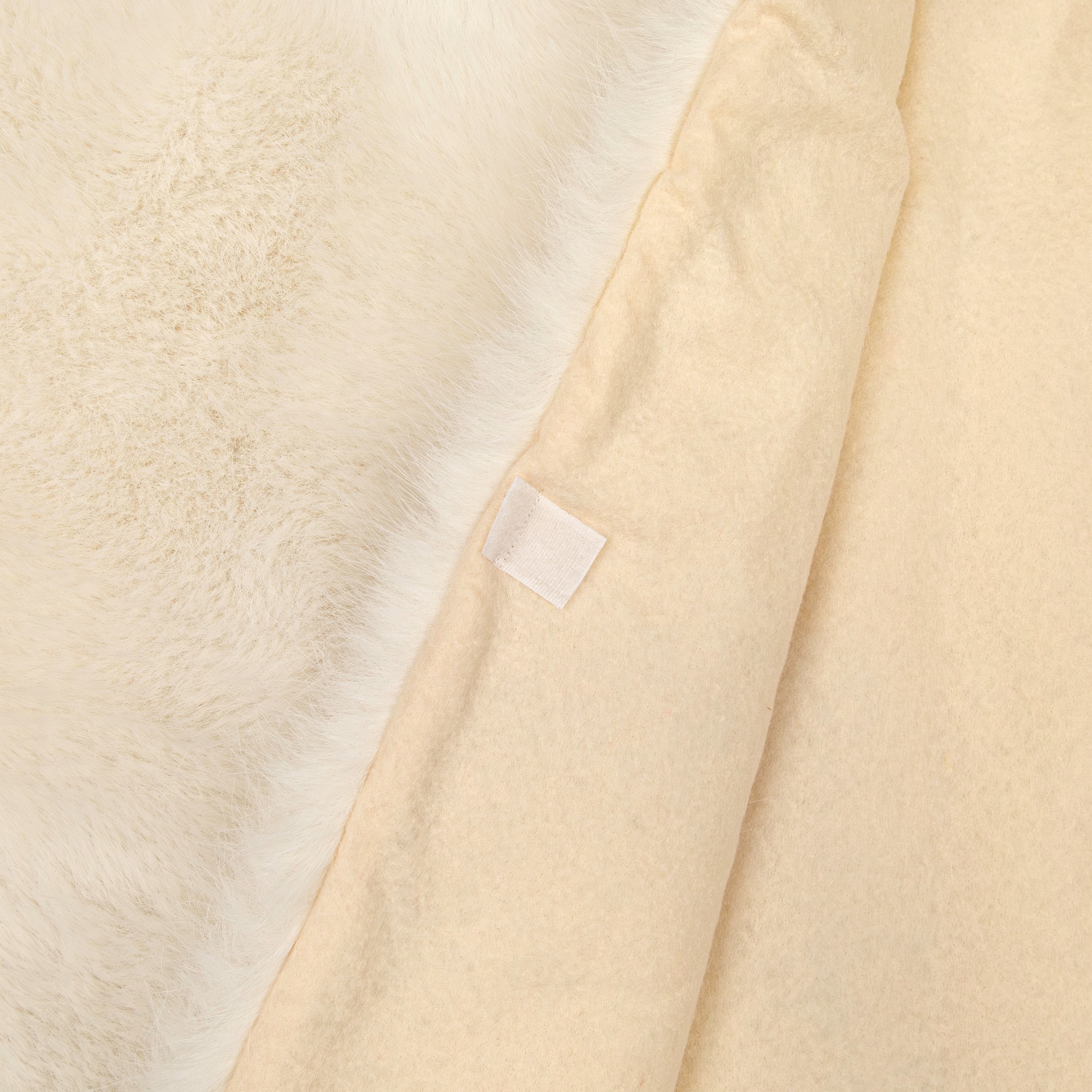 Faux Fur Round Tree Skirt - 84“ - White