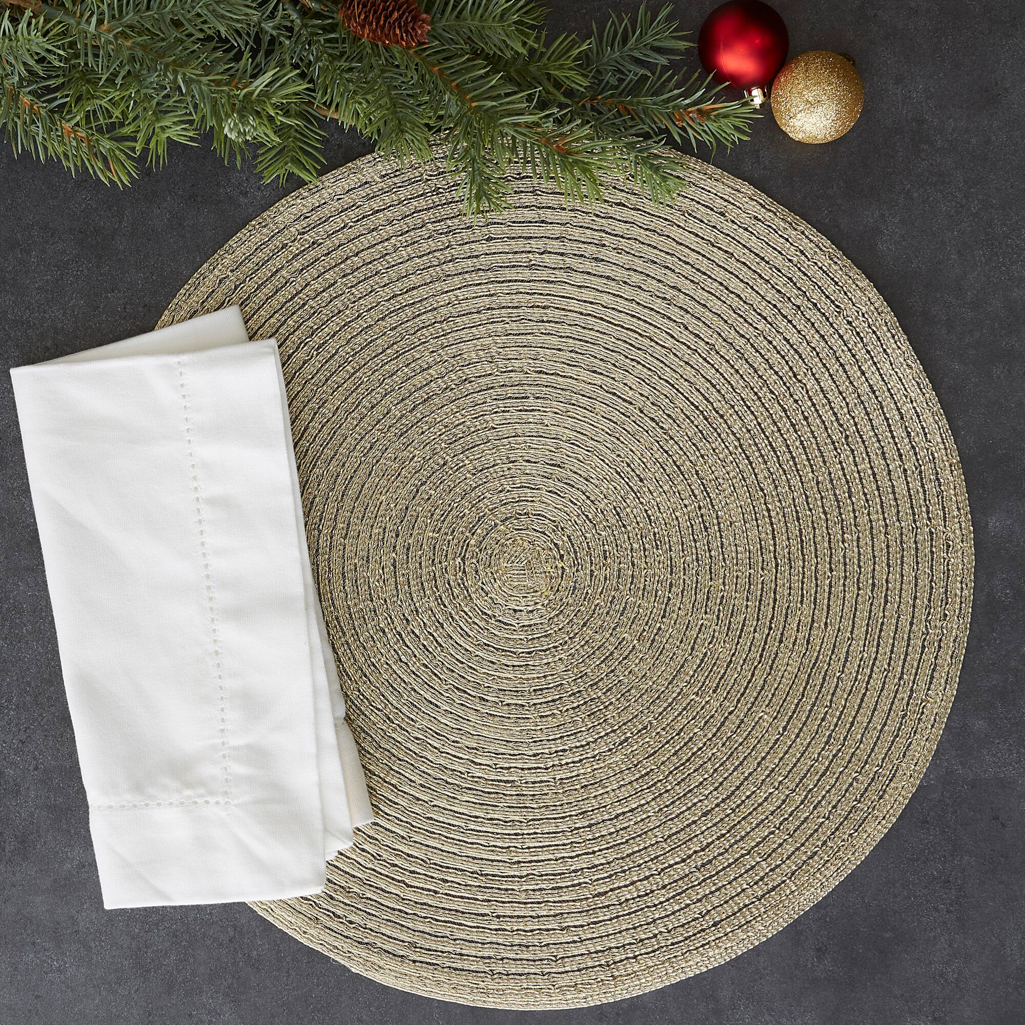 DII® Metallic Gold Round Polypropylene Woven Placemat (Set of 4)