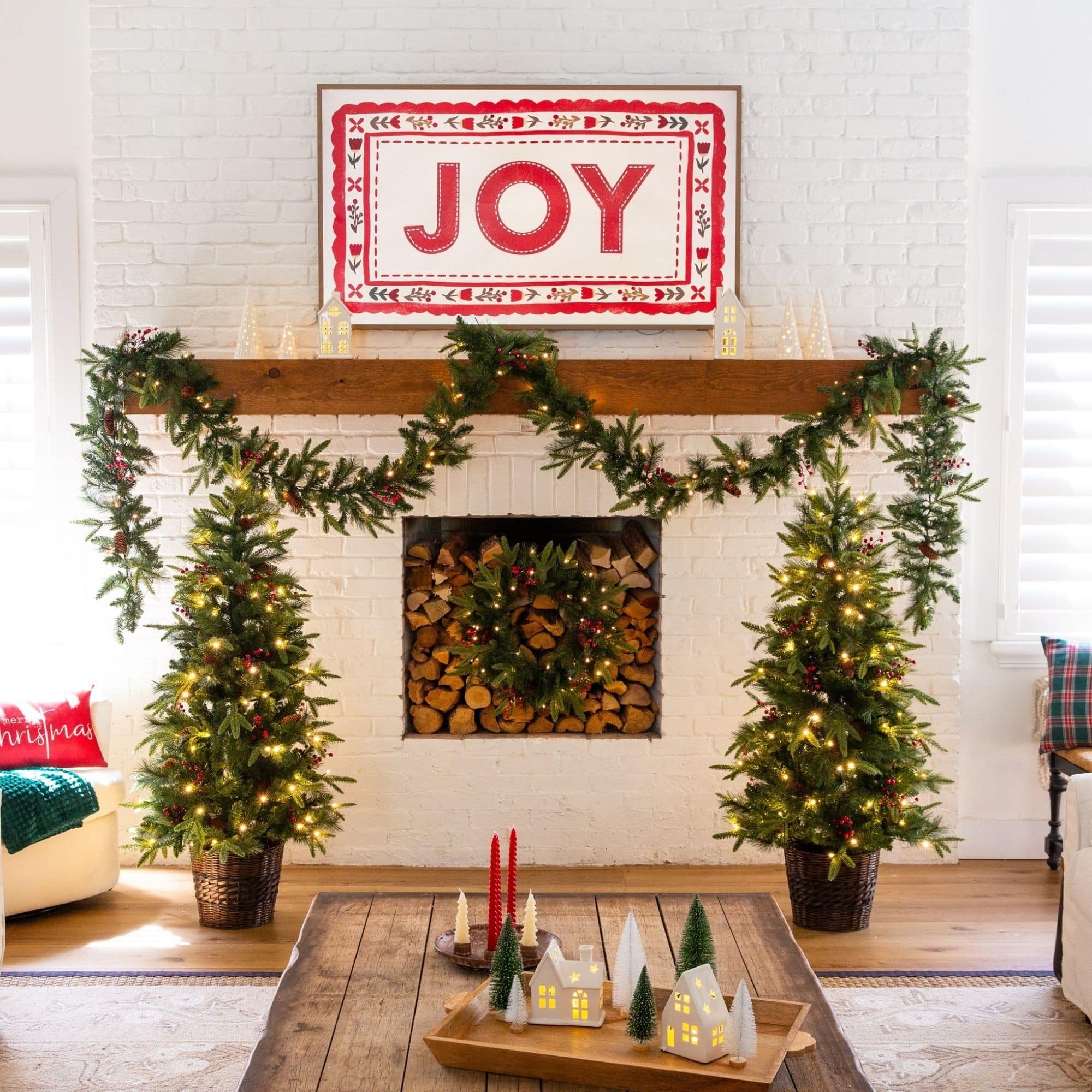 5 Piece Pre-Lit Norfolk Pine Artificial Tree, Garland and Wreath Set with Warm White LED Lights and Decorative Pots