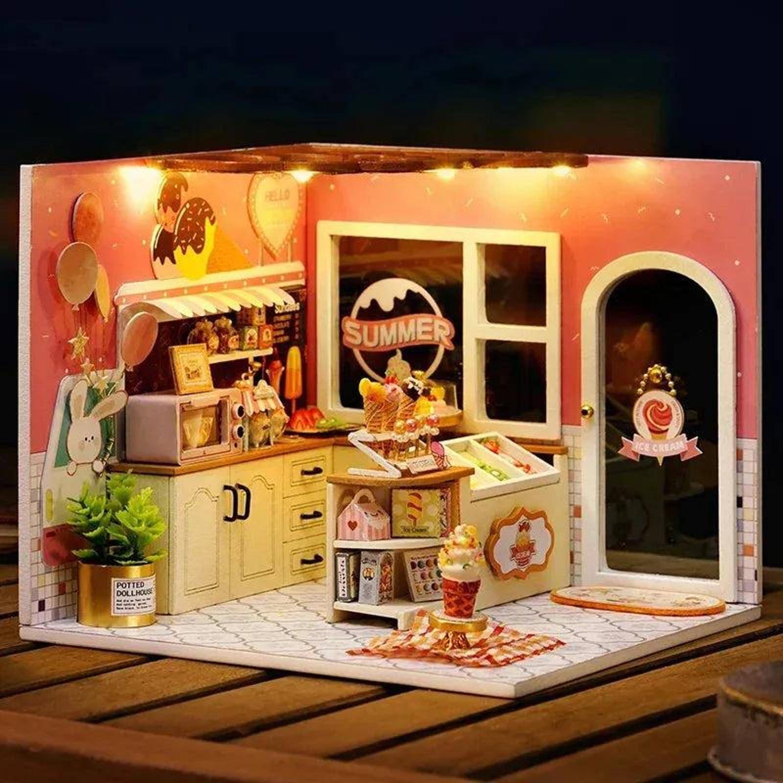 Wizardi Miniature Roombox Ice Cream Shop Dollhouse Kit