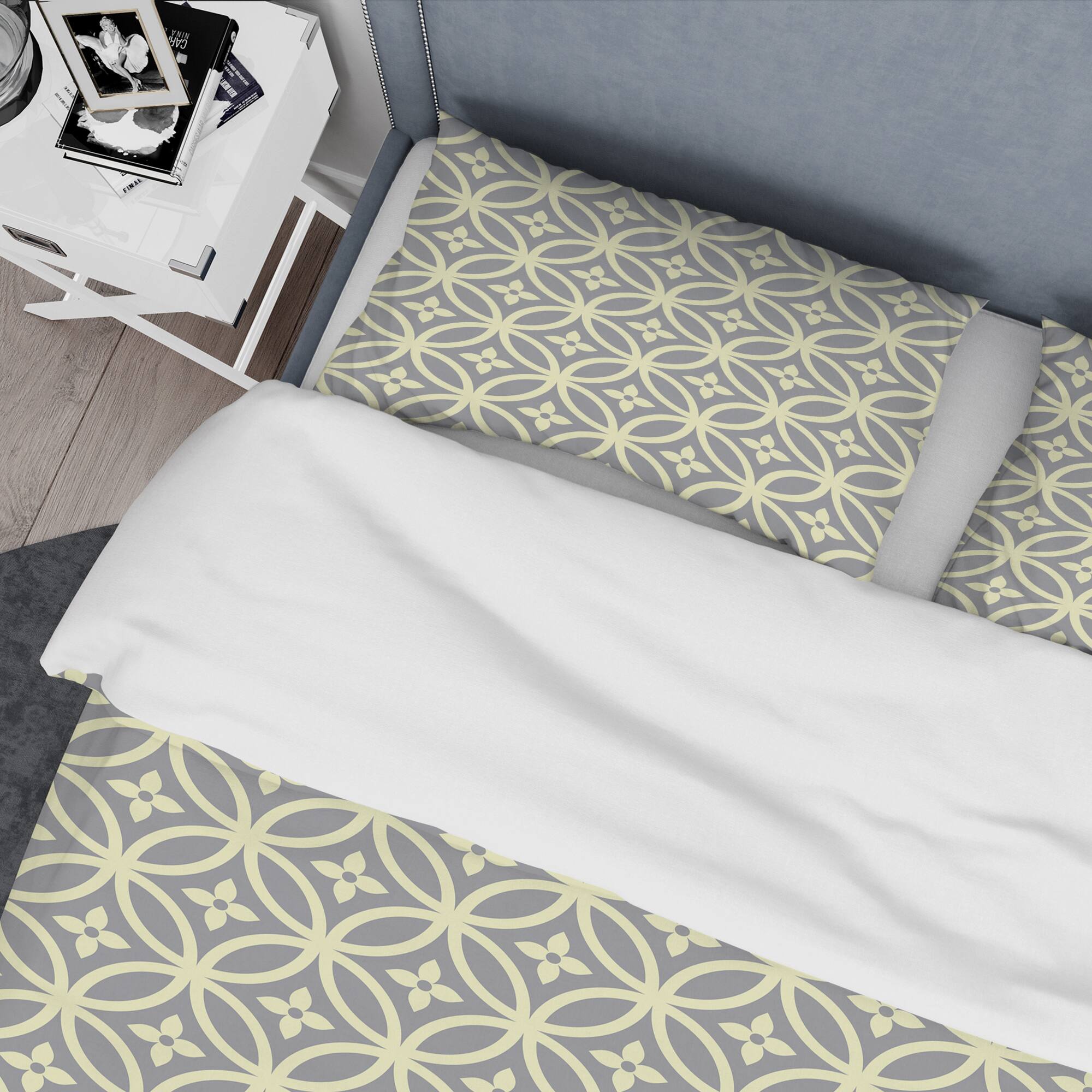 Designart 'Retro Ornamental Pattern II' Mid-Century Duvet Cover Set