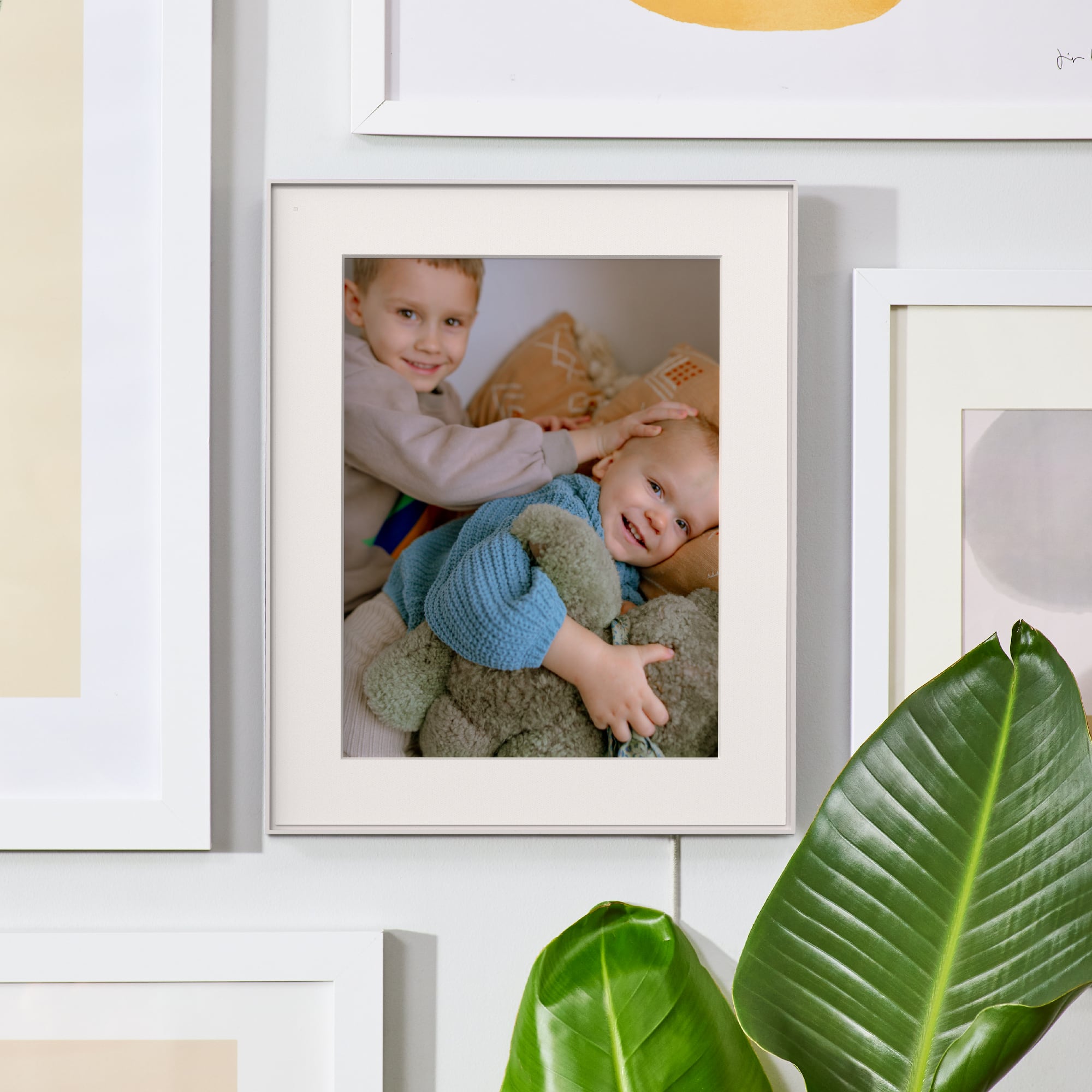 Aura 15" HD WiFi Walden Sandstone with Paper Mat Digital Photo Frame