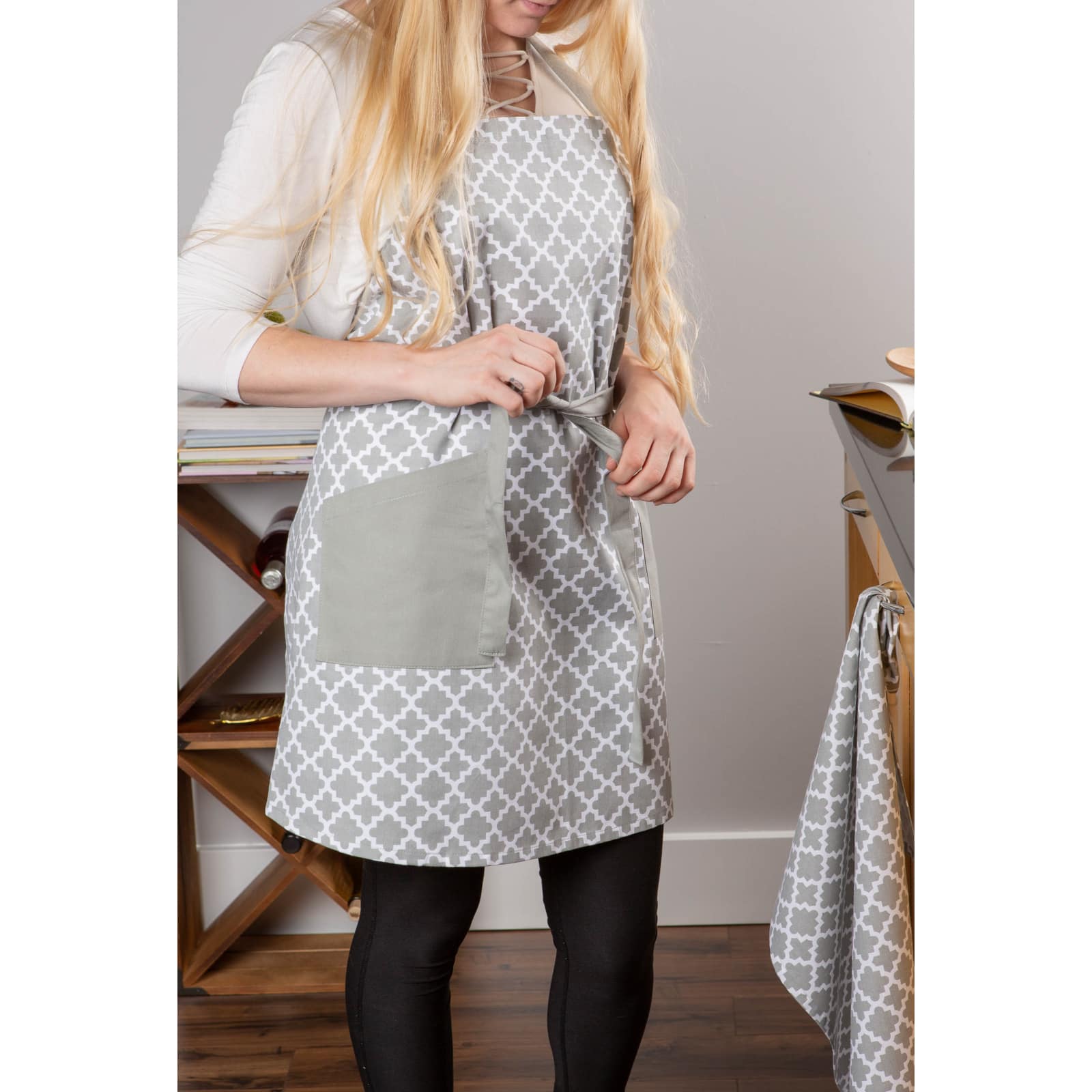DII® Lattice Print 2-Pocket Apron