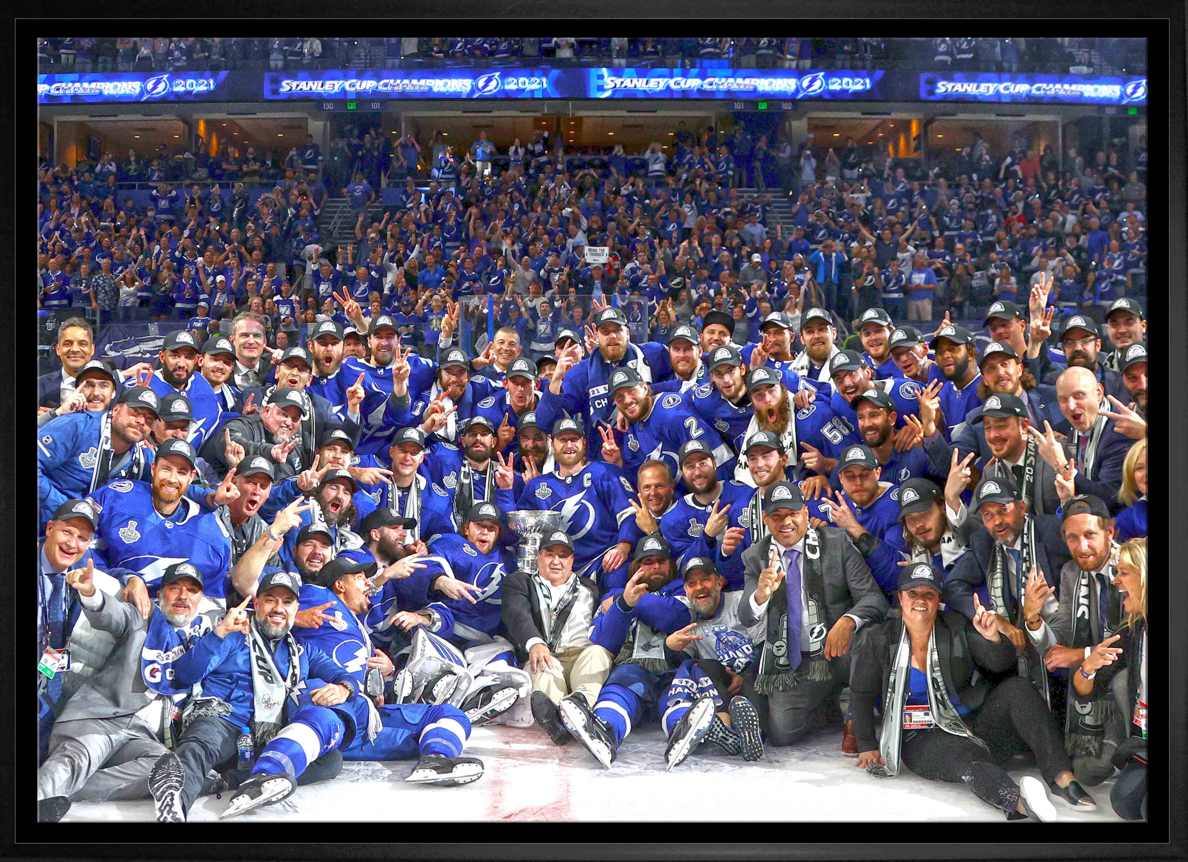 Tampa Bay Lightning Framed 20" x 29" 2021 Stanley Cup Champion Team Photo Canvas 31.5" x 22.5"