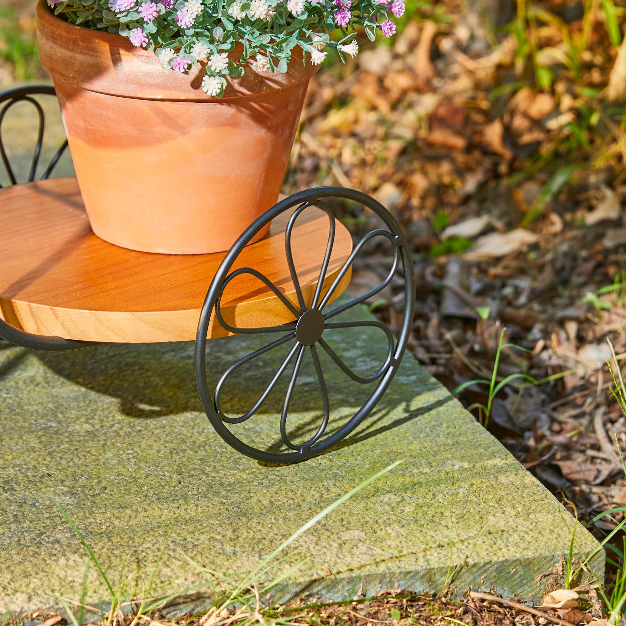 Glitzhome® 24" Black Metal Tricycle Planter Stand with Solid Wood Tray