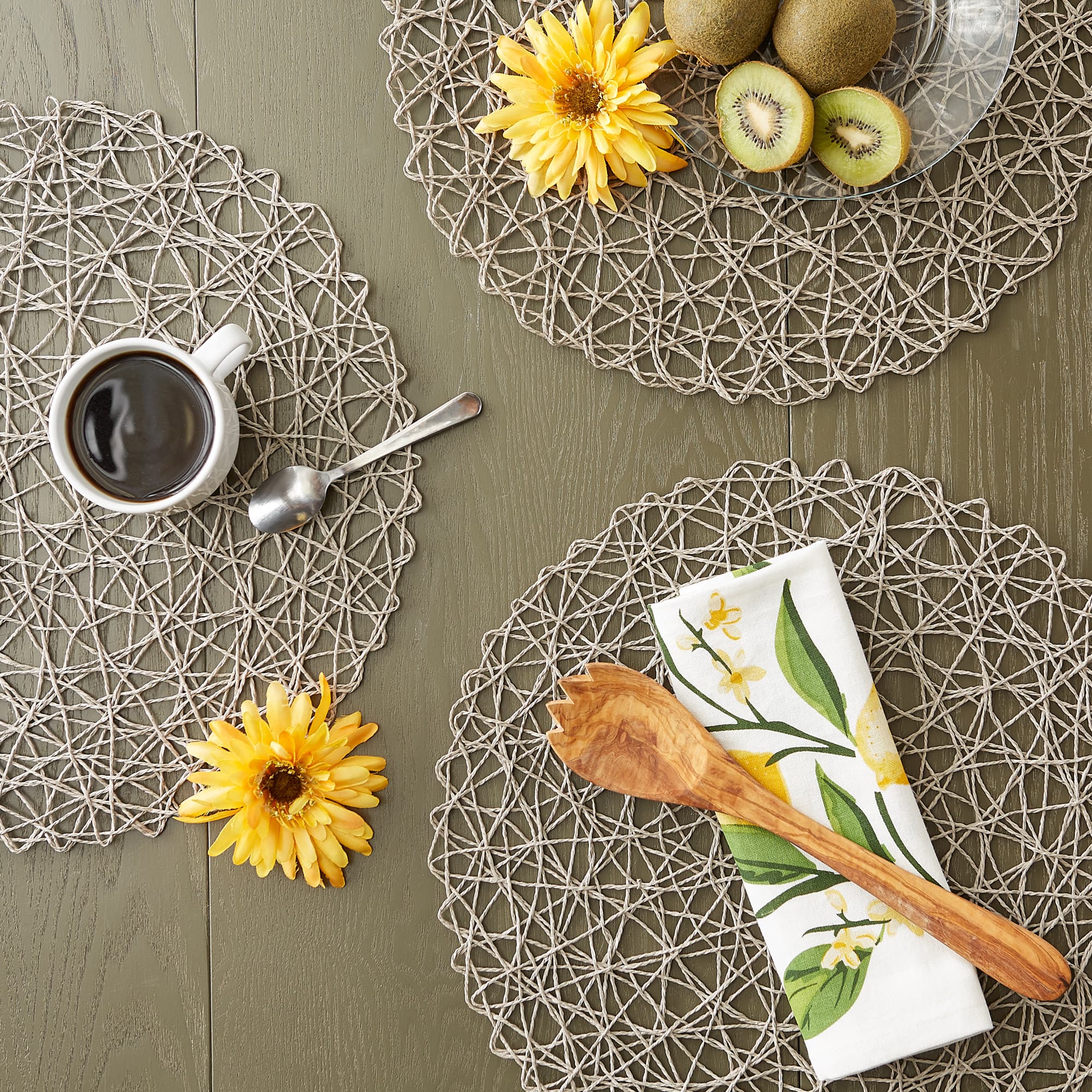 DII® Woven Paper Round Placemats