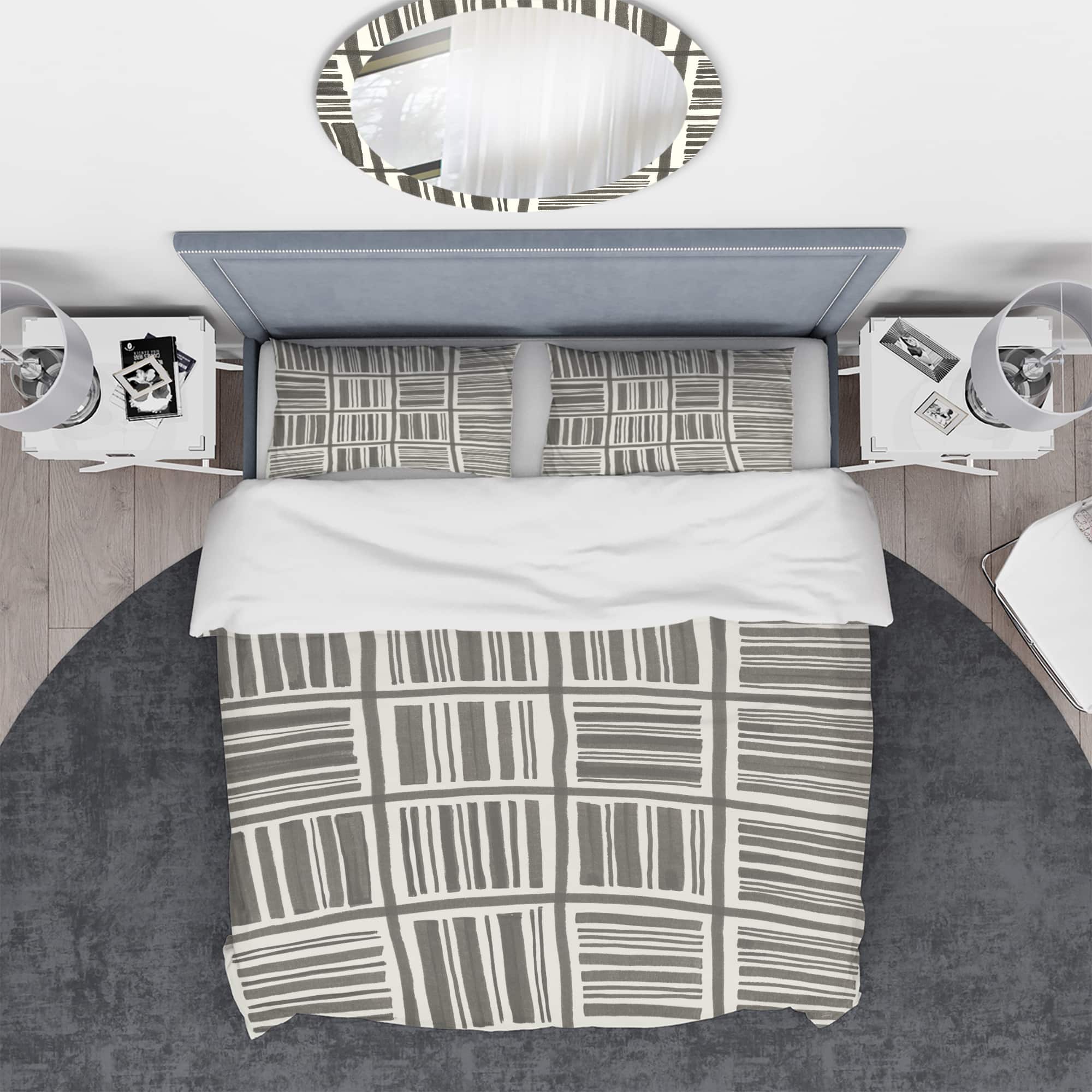 Designart 'Minimalist Graphics I' Geometric Bedding Set