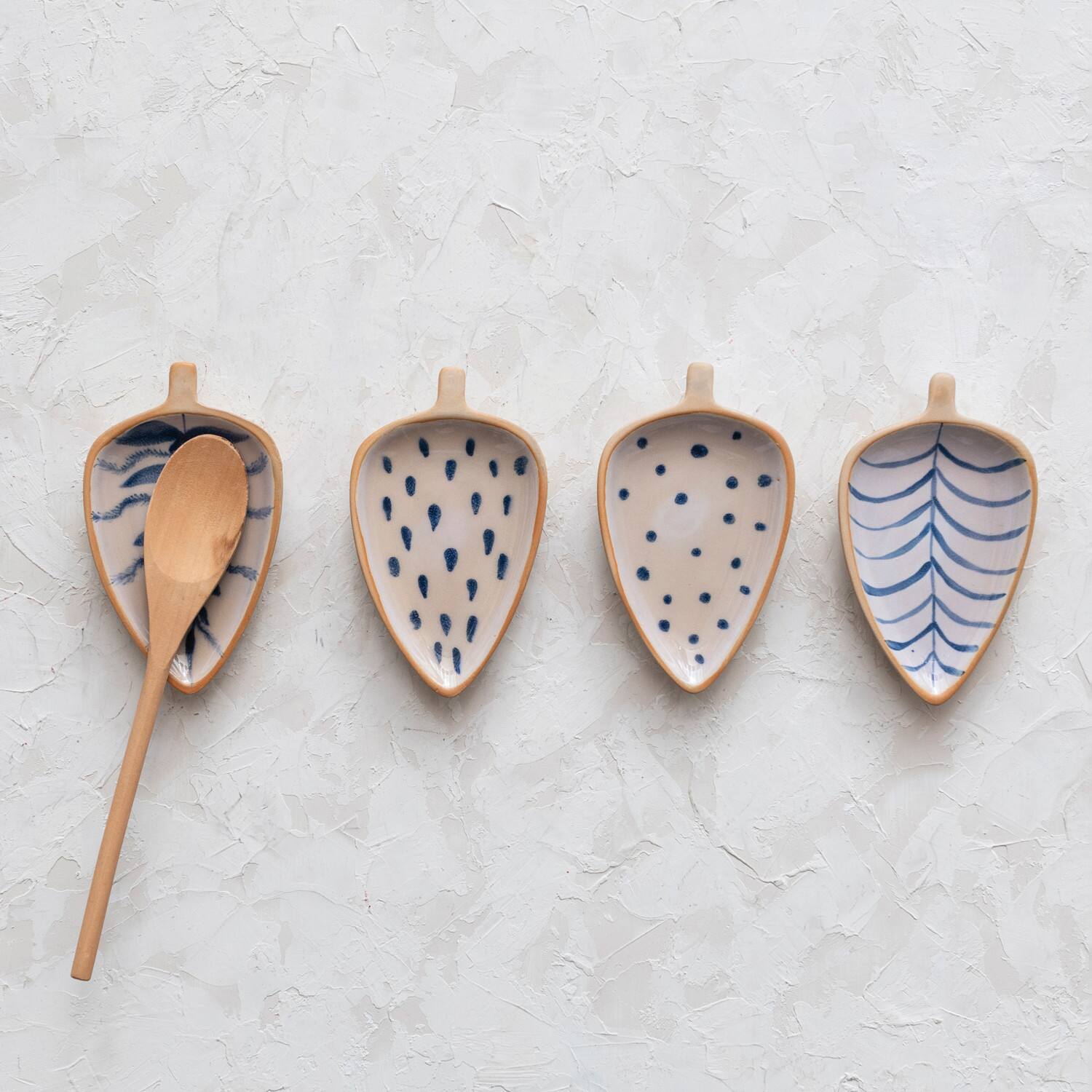 Hello Honey® 6" Blue & Ivory Farmhouse Stoneware Leaf Shaped Painted Dishes Set