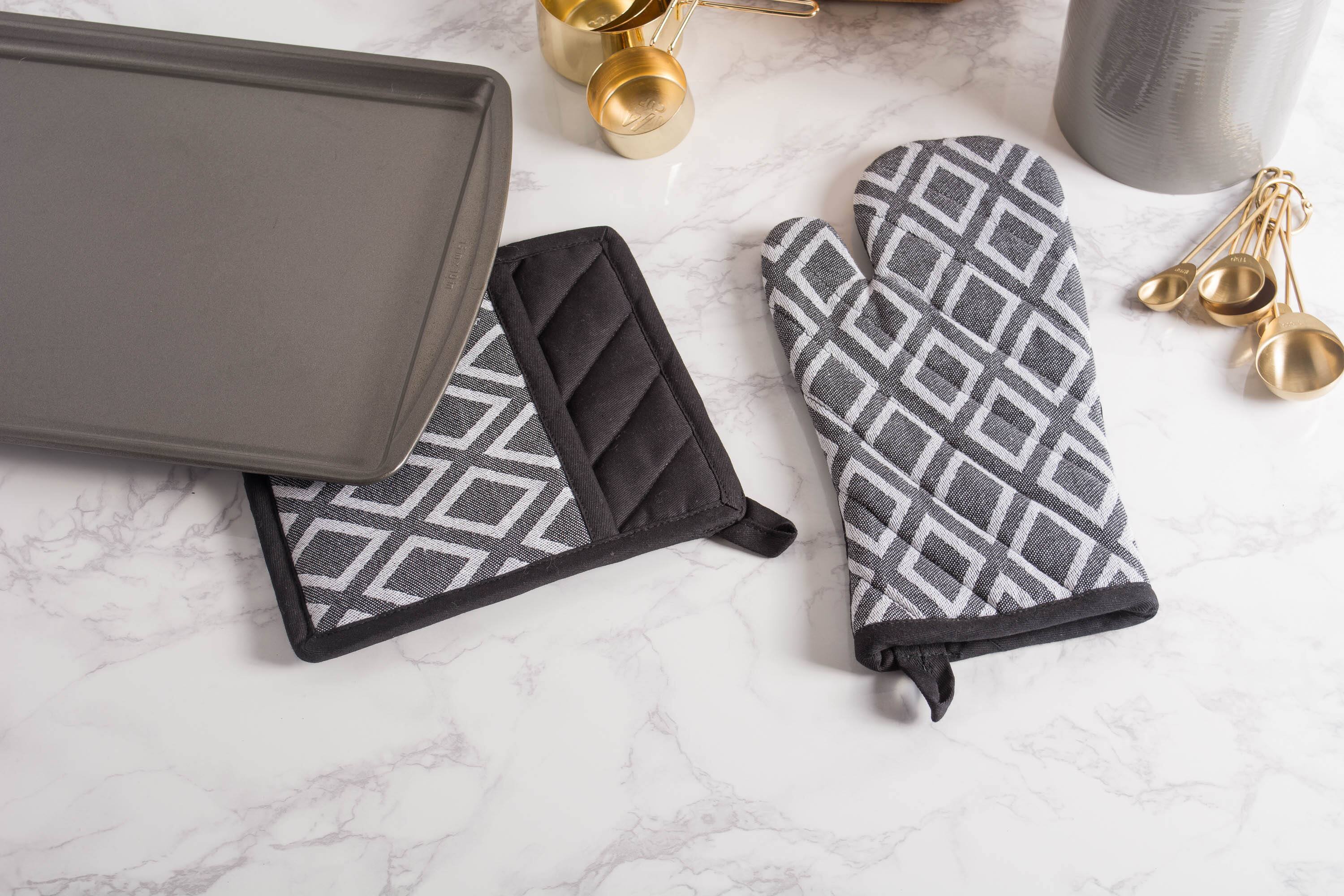 DII® Black & White Diamond Potholder (Set of 2)