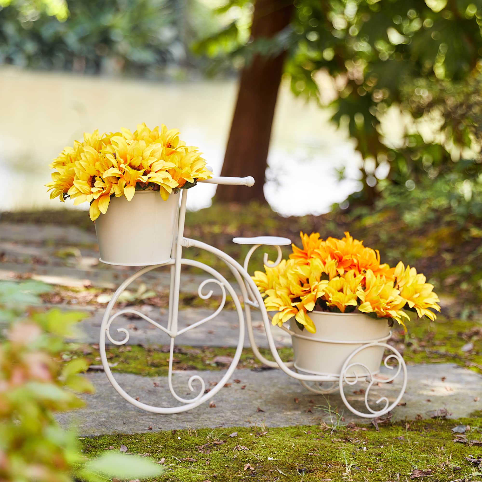 Glitzhome® 21.5'' White Metal Bicycle Plant Stand