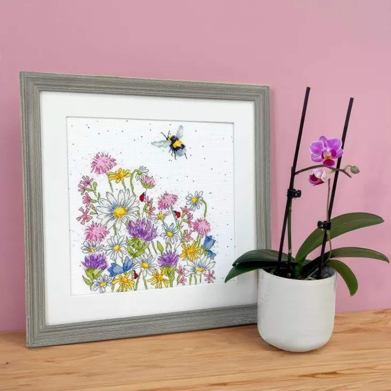 Bothy Threads Spreading Sunshine Counted Cross Stitch Kit