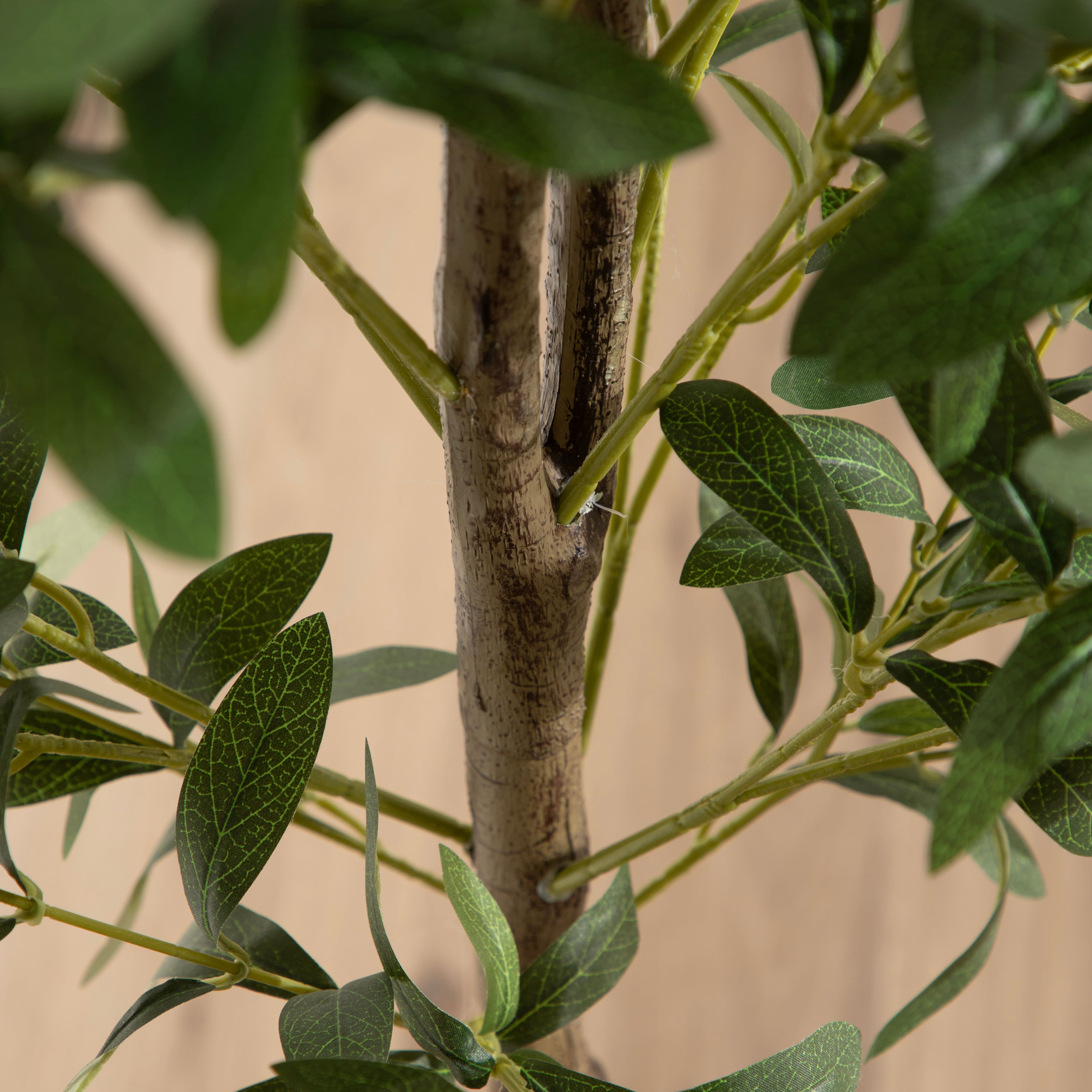 Kate and Laurel 5ft. Oliveira Faux Olive Tree with Jia Curved Cream Planter