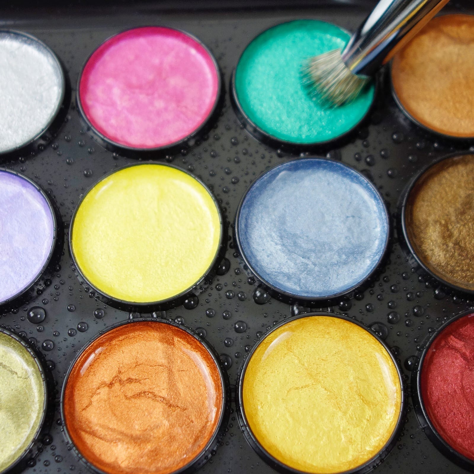 12 Pack: Yasutomo® Niji® Pearlescent 21 Color Watercolors Set