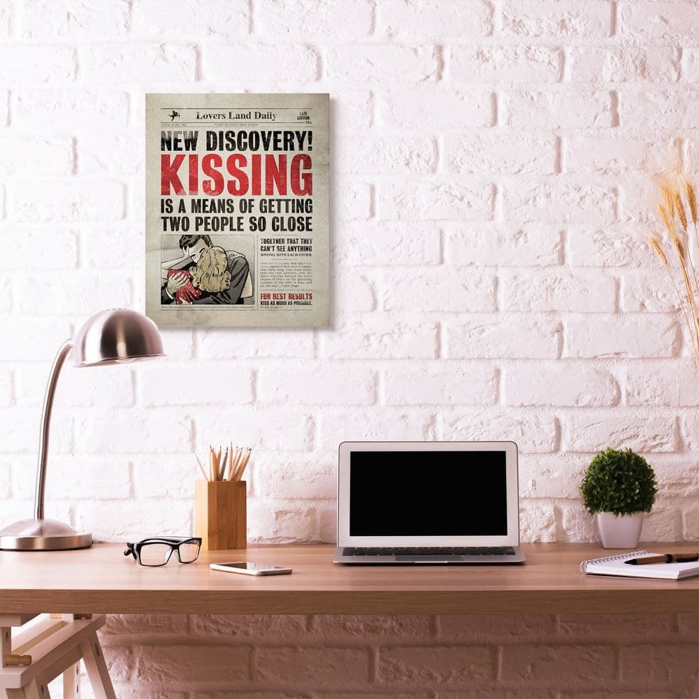 Stupell Industries Kissing Newspaper Canvas Wall Art