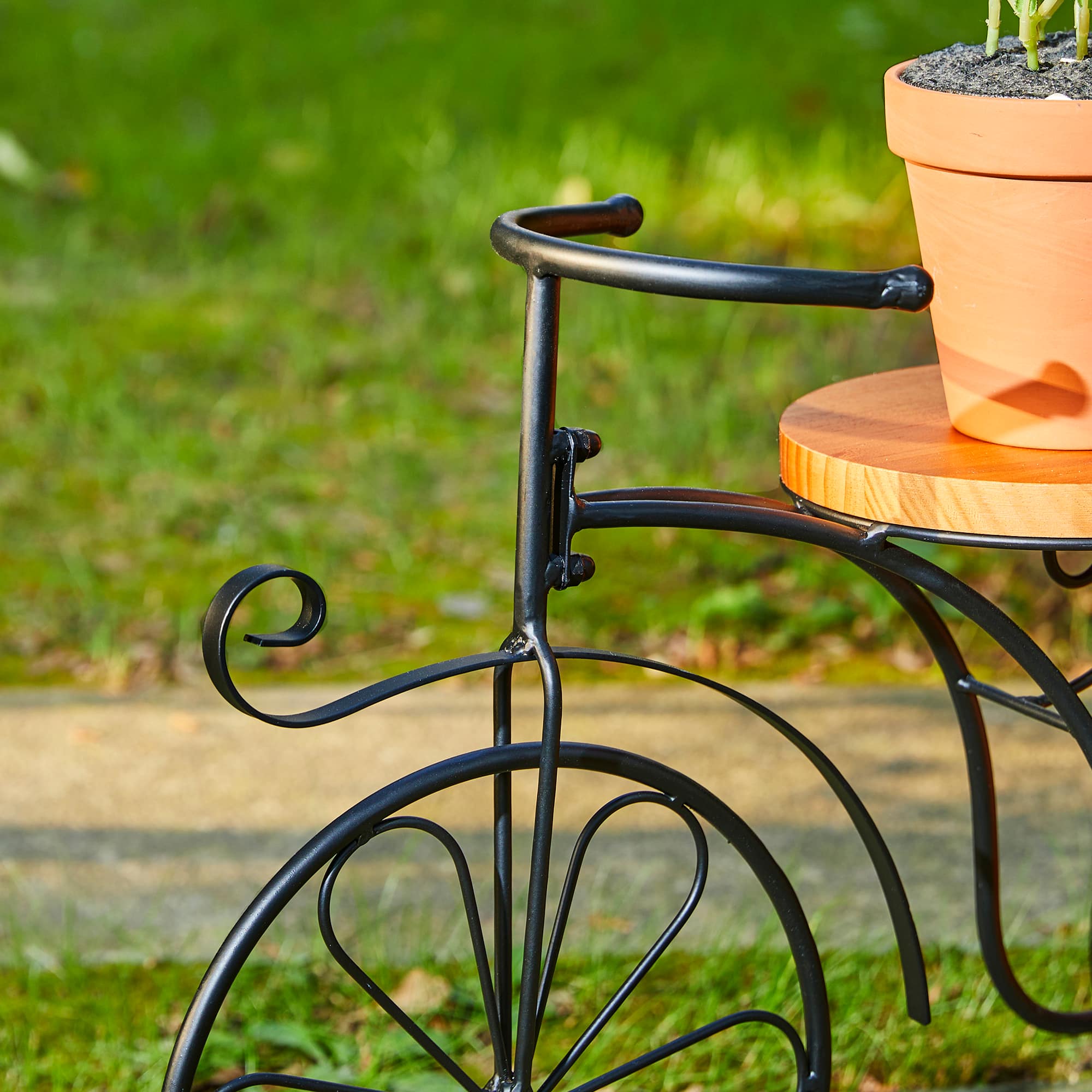Glitzhome® 24" Black Metal Tricycle Planter Stand with Solid Wood Tray
