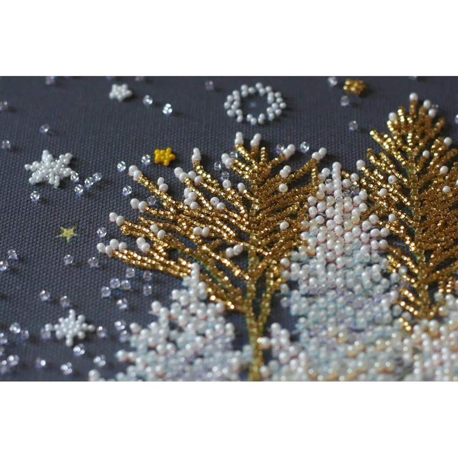 15" Abris Art Bead Christmas tale Embroidery Kit