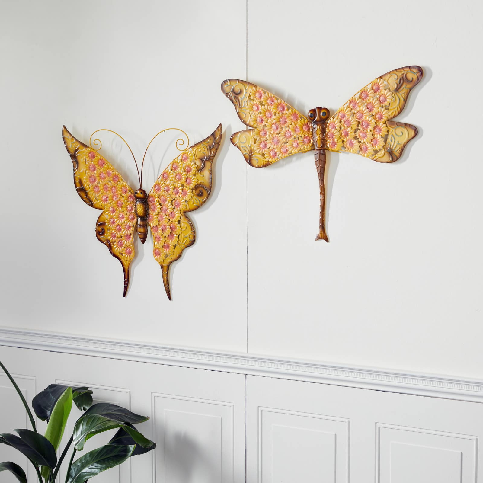 Set of 2 White Metal Farmhouse Garden Wall Decor, 25", 27"