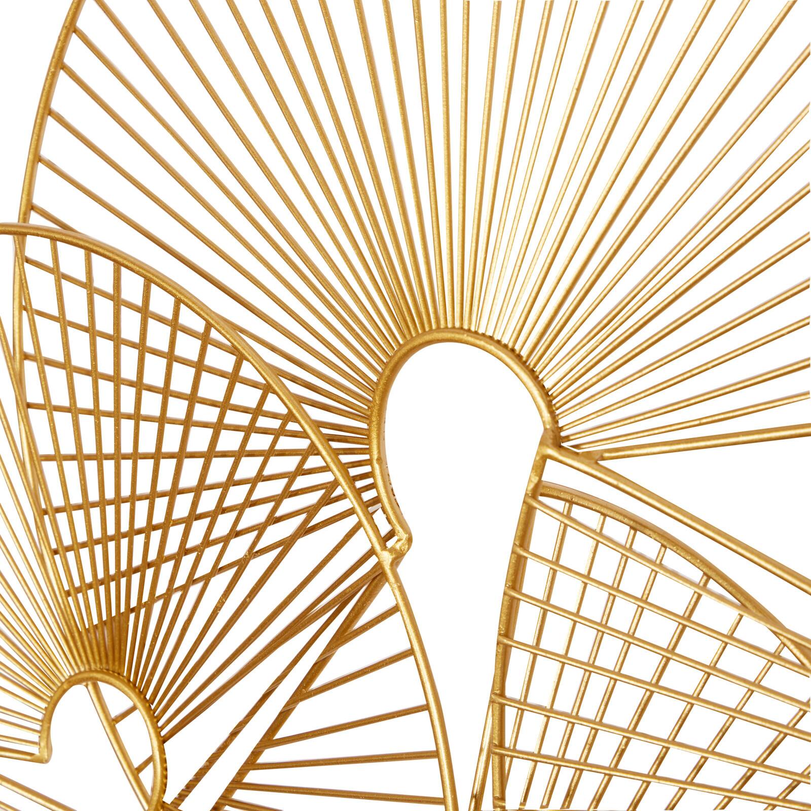 CosmoLiving by Cosmopolitan Gold Metal Contemporary Wall Décor