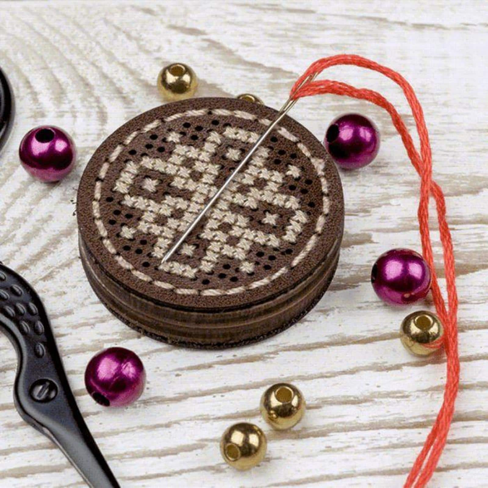 Wonderland Crafts Flower Heads Magnetic Needle Holder Embroidery Kit, 2ct.