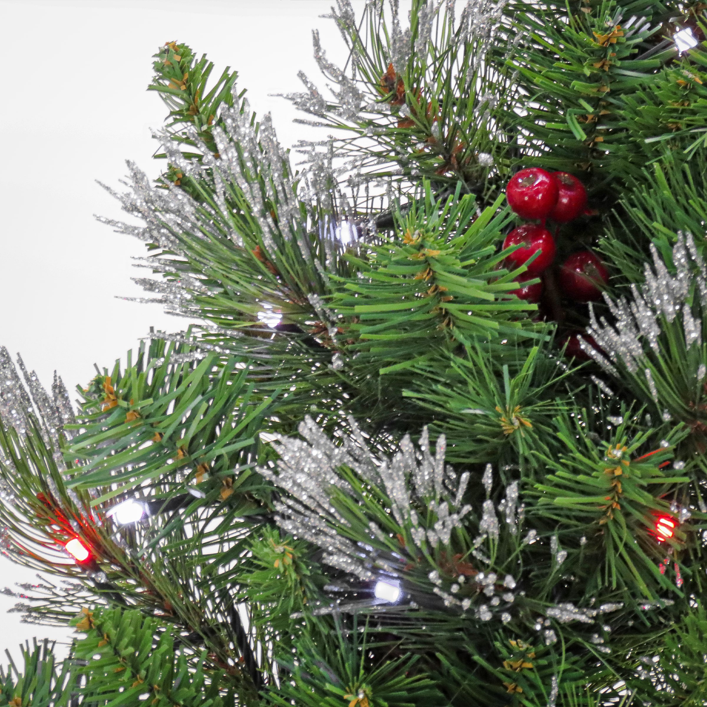 Crestwood® 30" LED Spruce Wreath