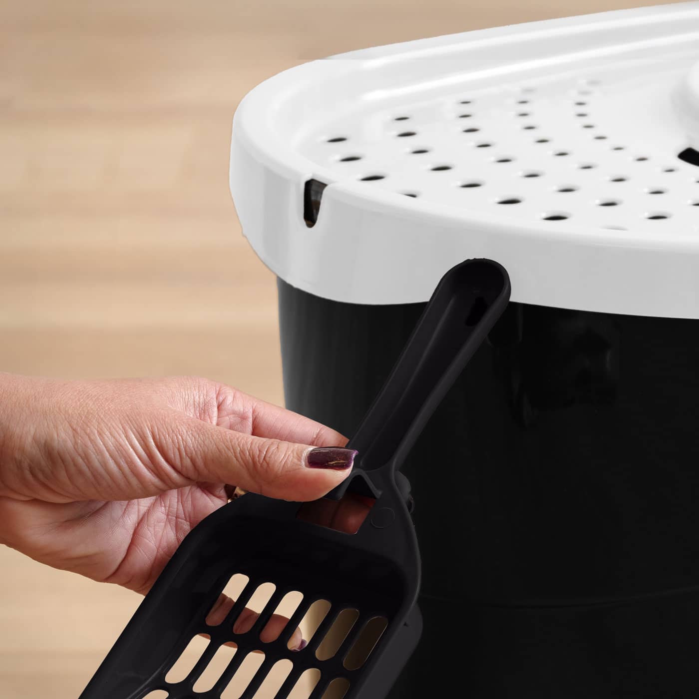 Iris® Large Top Entry Cat Litter Box with Scoop, Black