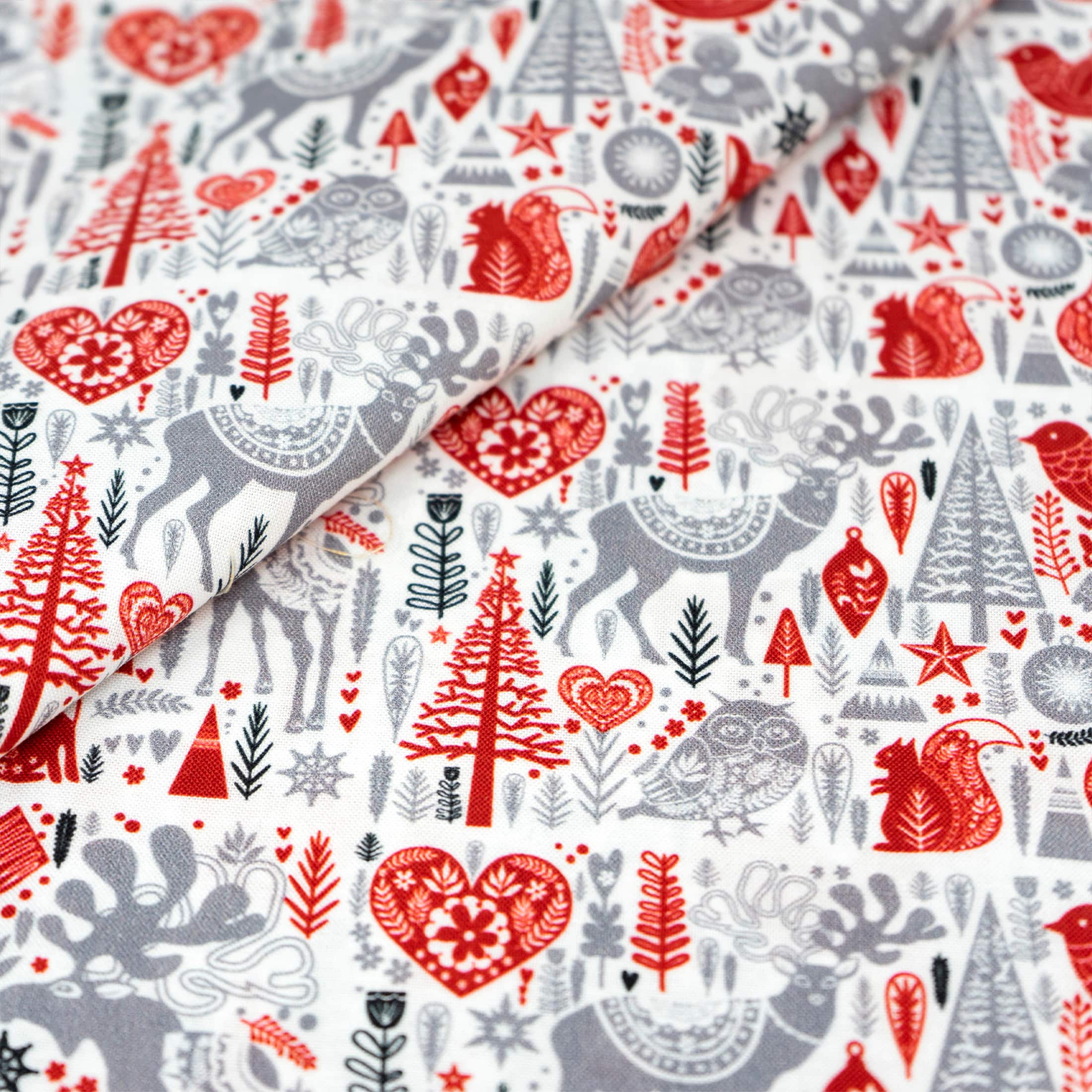 SINGER Scandinavian Christmas Print Ringspun Cotton Fabric Bundle