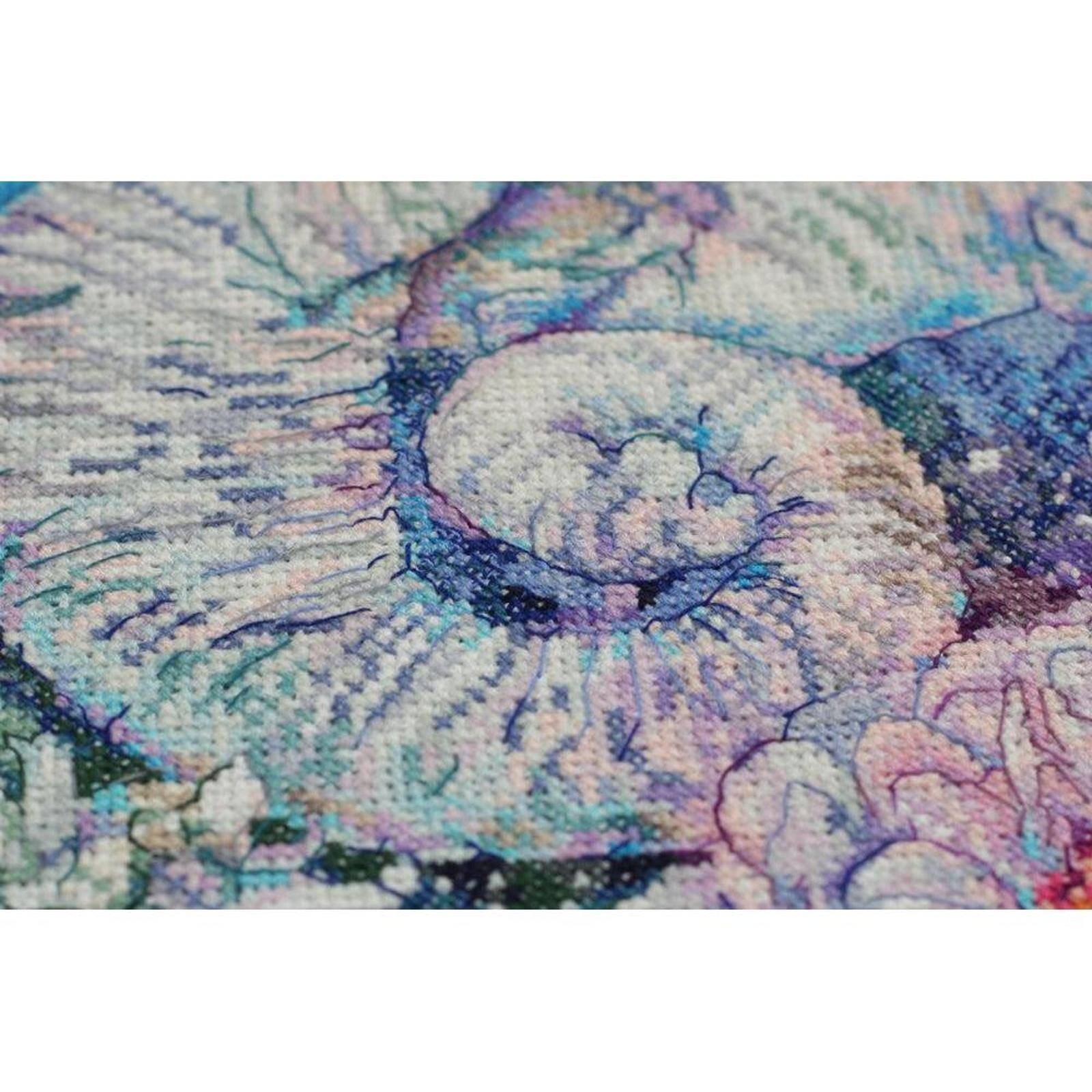 Abris Art Cross White Legends Stitch Kit