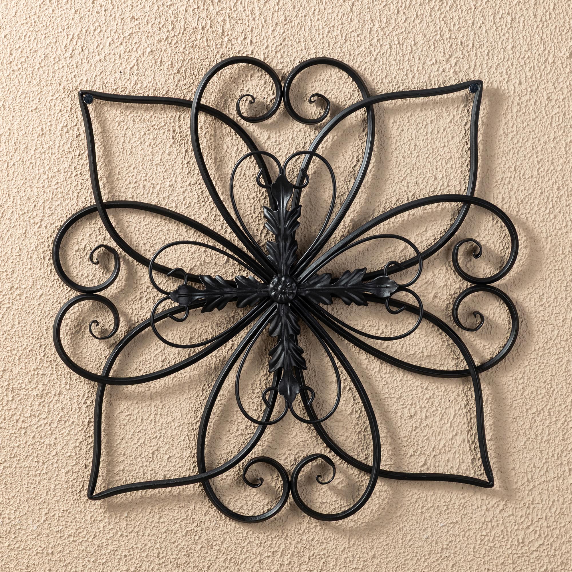 Glitzhome® 20" Traditional Heart and Petal Iron Scroll Outdoor Wall Decor
