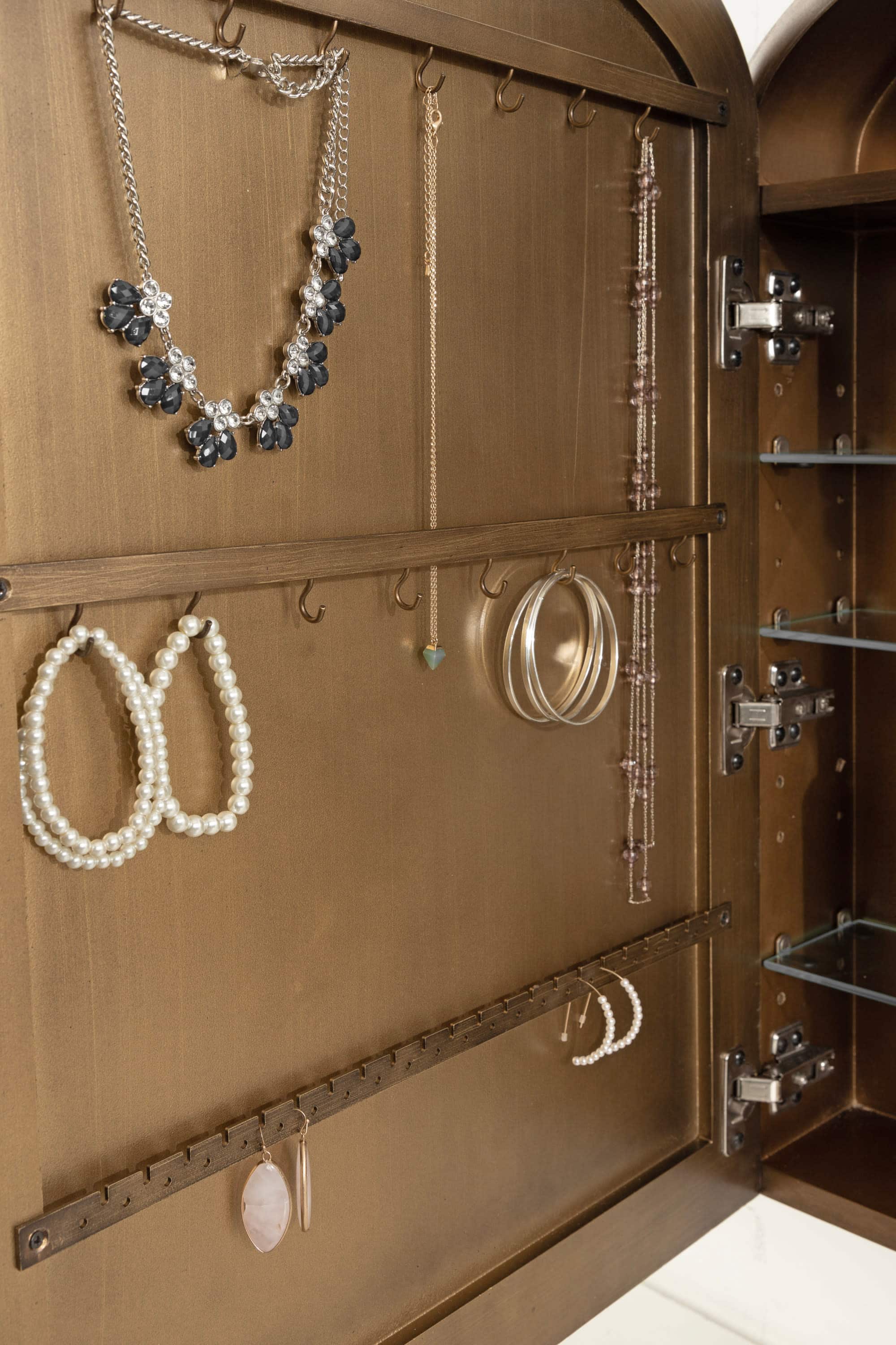 Kate and Laurel Arendahl Jewelry MDF Mirror Cabinet