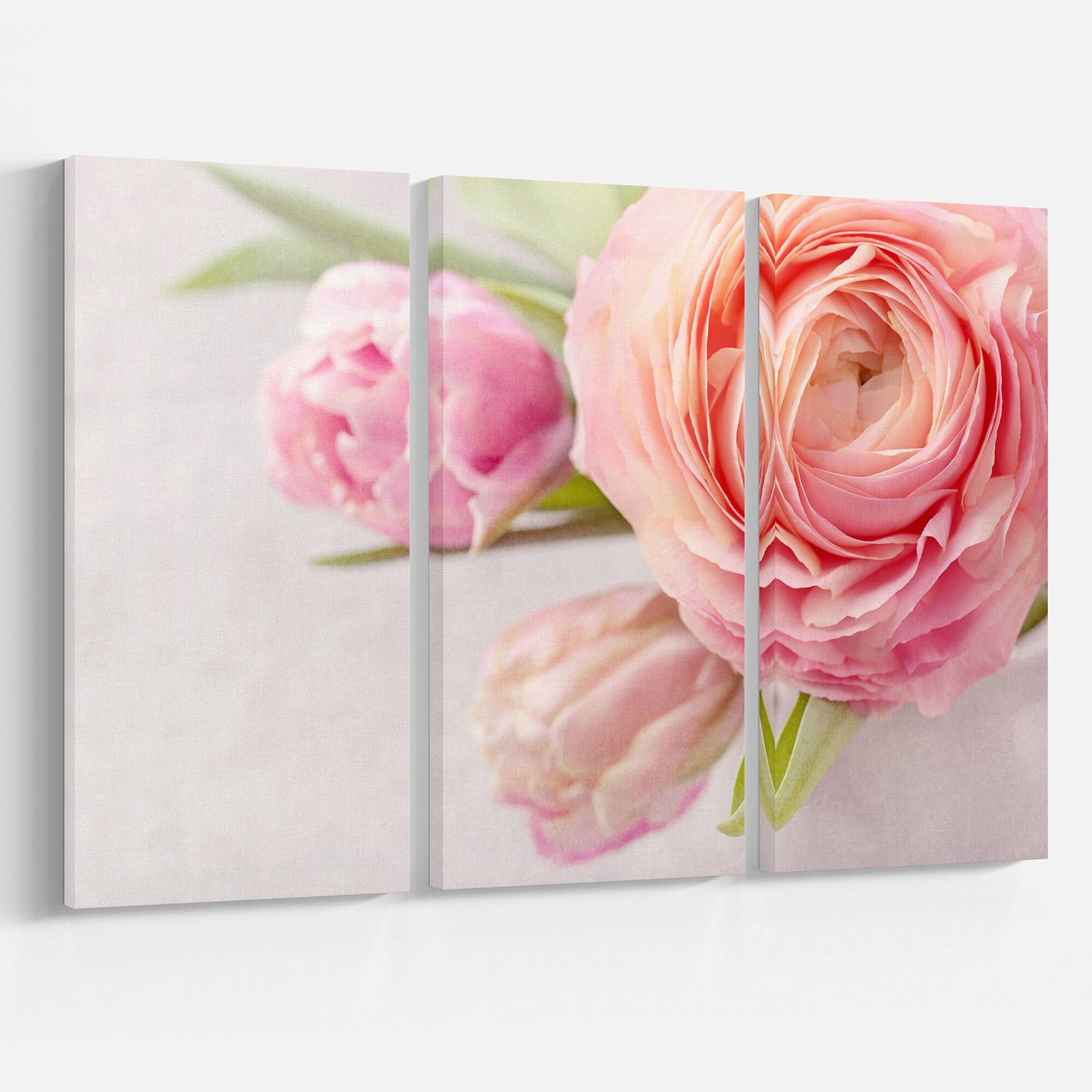 Designart - Full Bloom and Blooming Flowers