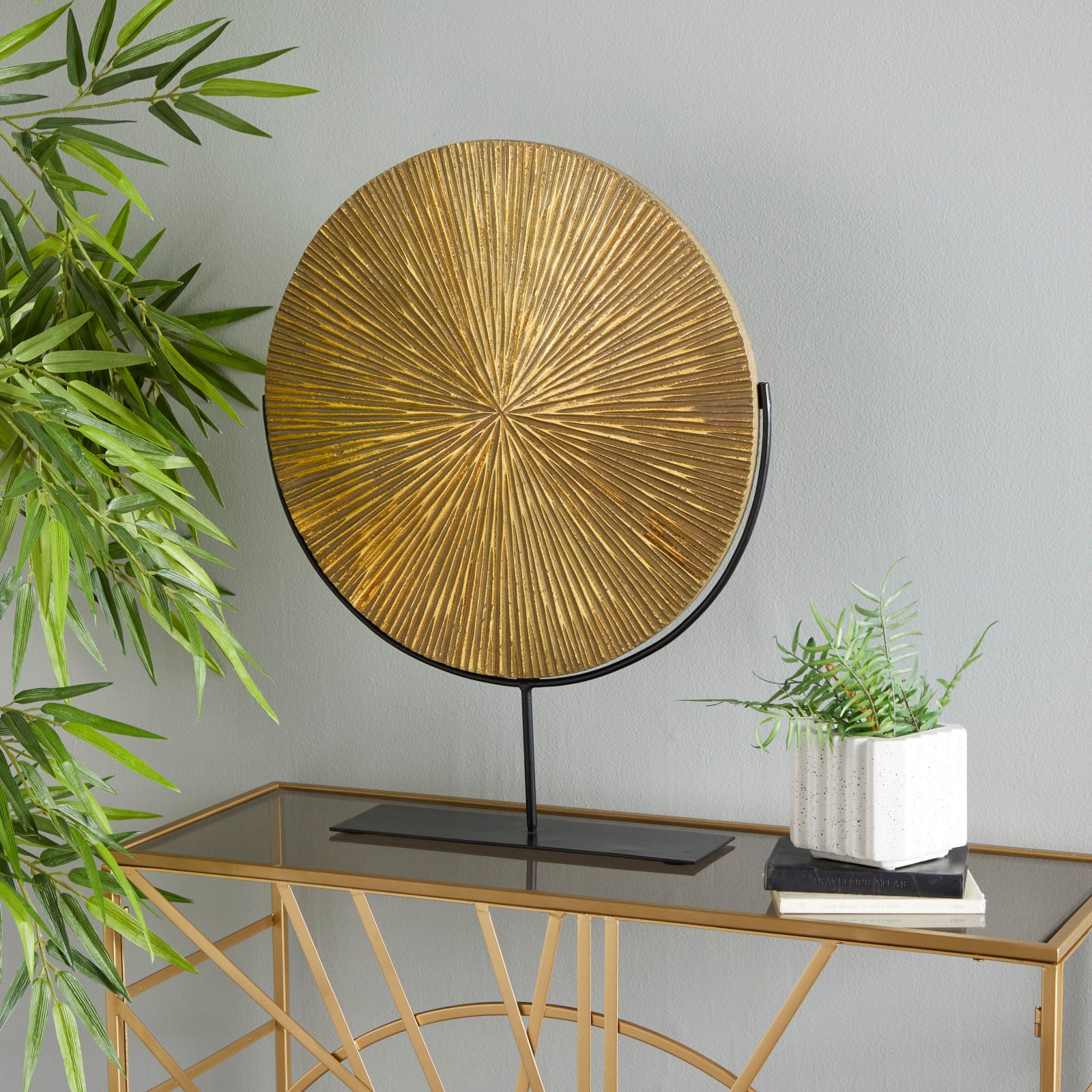 CosmoLiving by Cosmopolitan Gold Metal Contemporary Sculpture, 23" x 18" x 4"