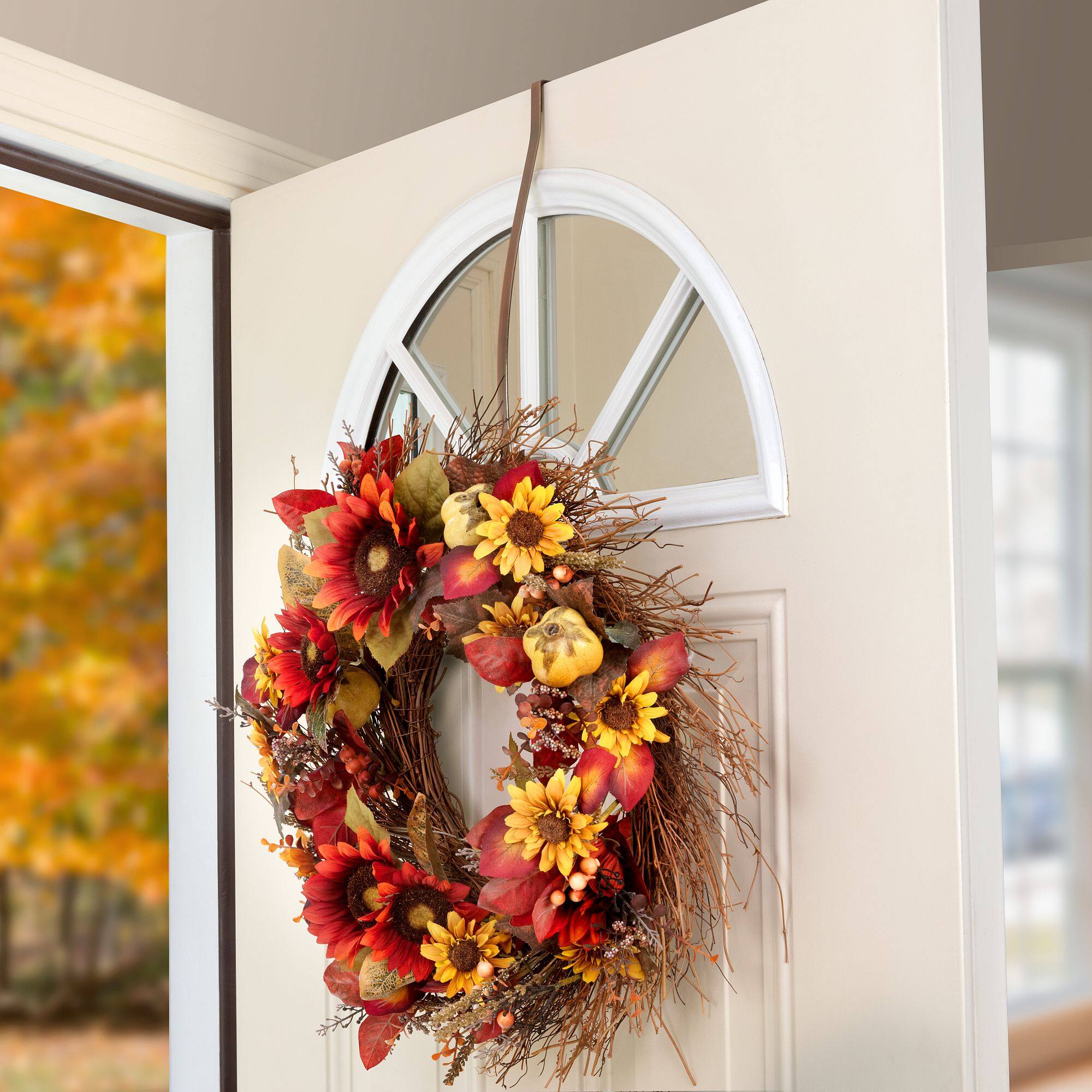 Haute Decor HighProfile™ 16.5'' Oil-Rubbed Bronze Wreath Hanger