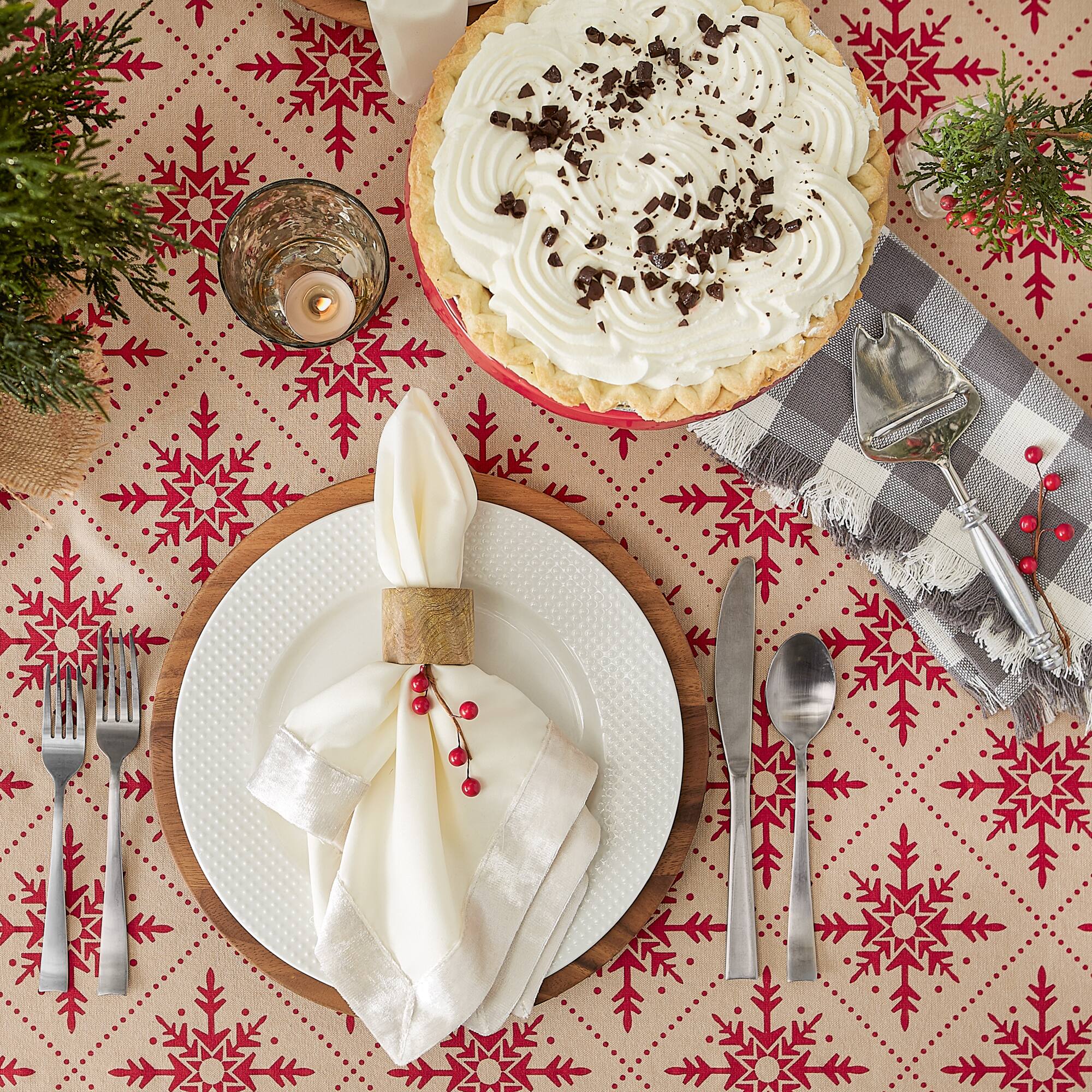 DII® Scandinavian Snowflakes Tablecloth