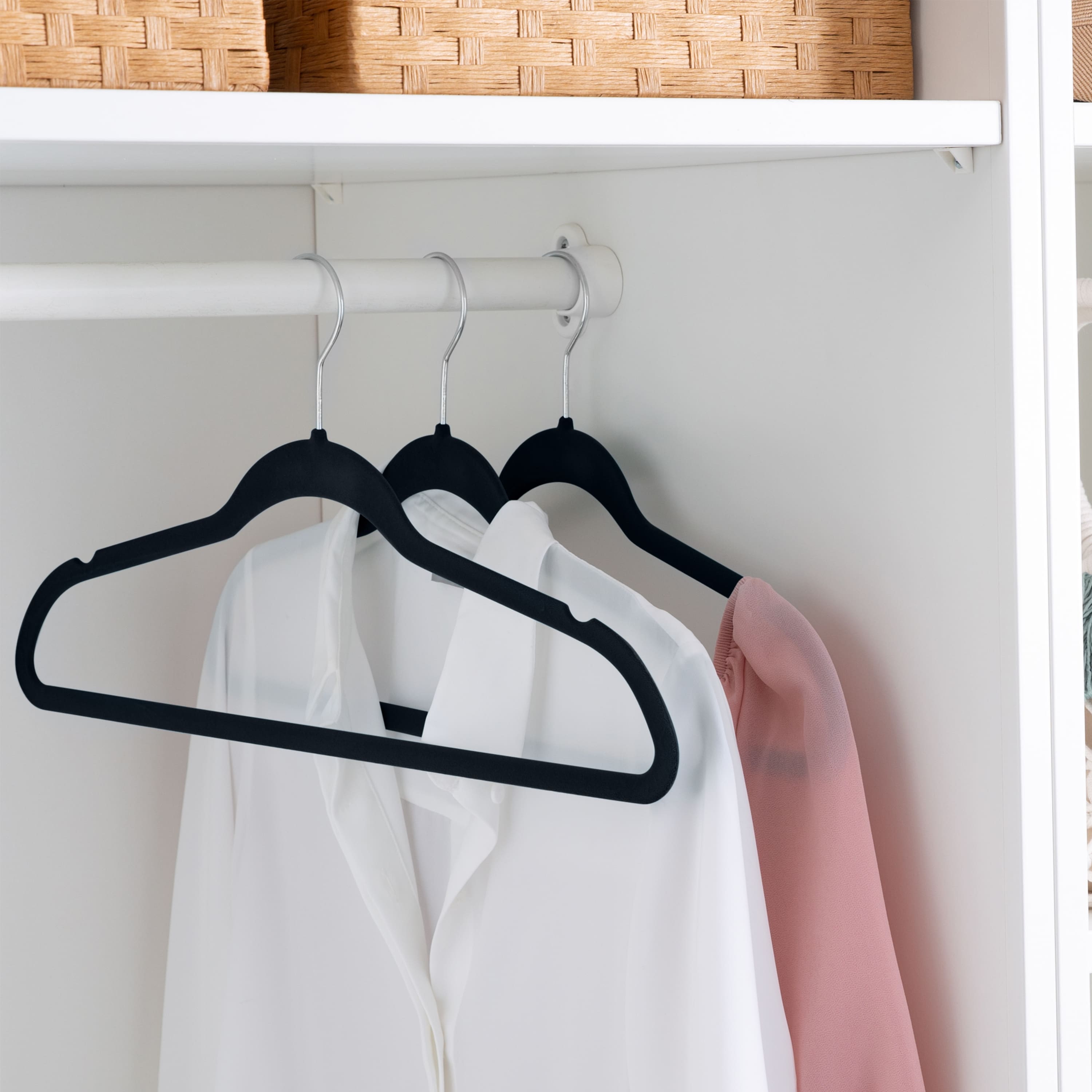 Simplify Slim Velvet Suit Hangers
