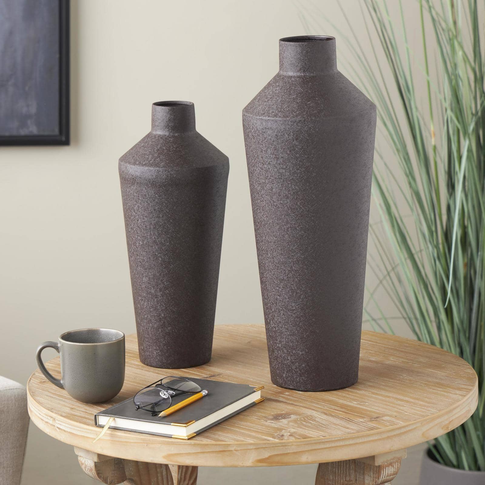 Black Metal Textured Tapered Vase Set