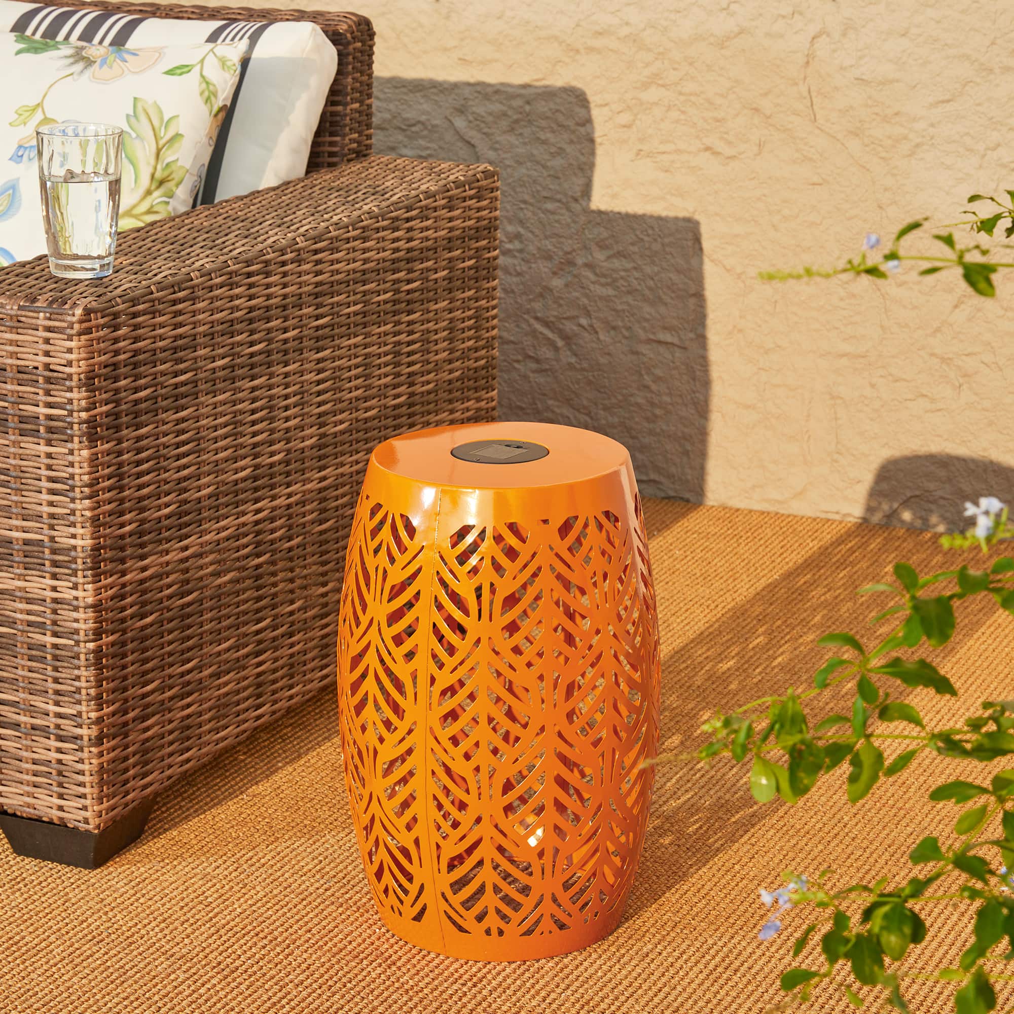 Glitzhome® 18.25" Multifunctional Solar Powdered Iron Leaf Cutout Garden Stool