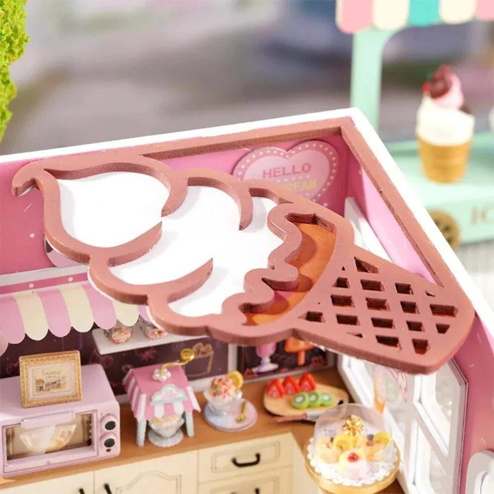 Wizardi Miniature Roombox Ice Cream Shop Dollhouse Kit
