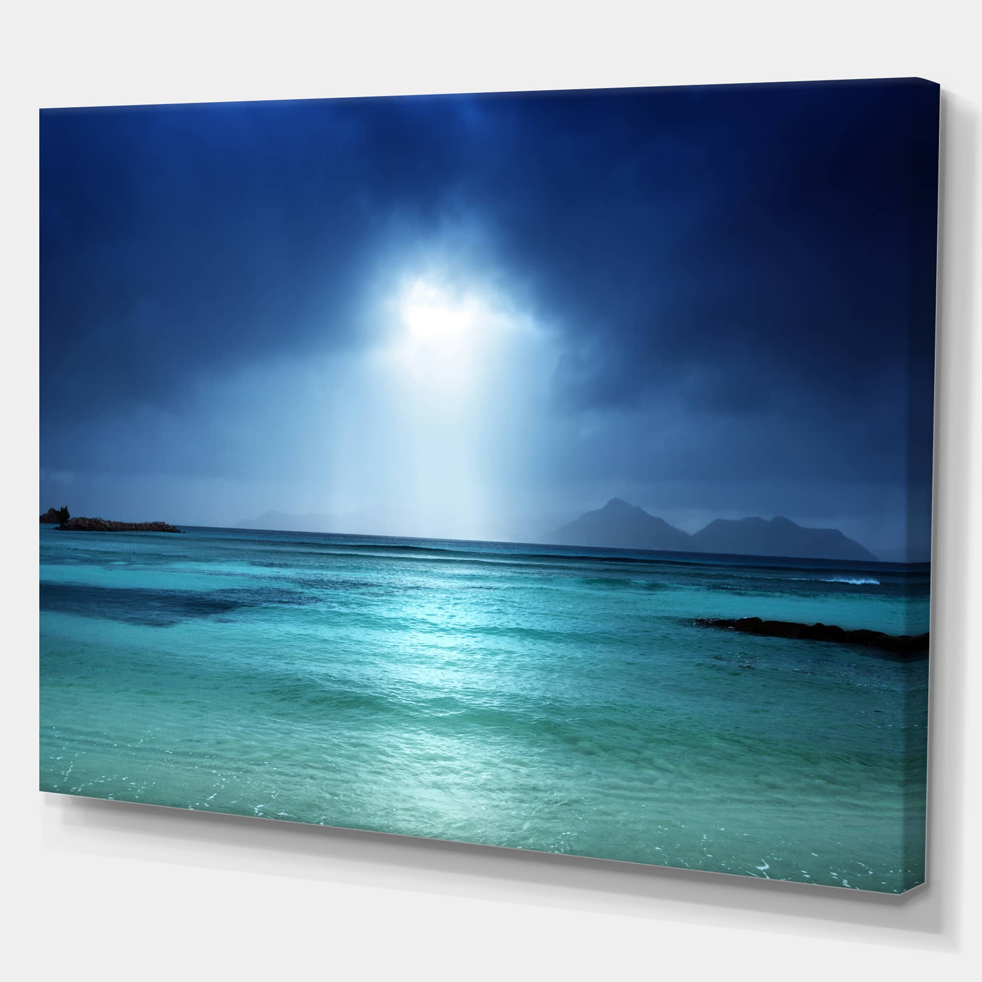 Designart - Blue sky on the beach of la Digue island Seychelles