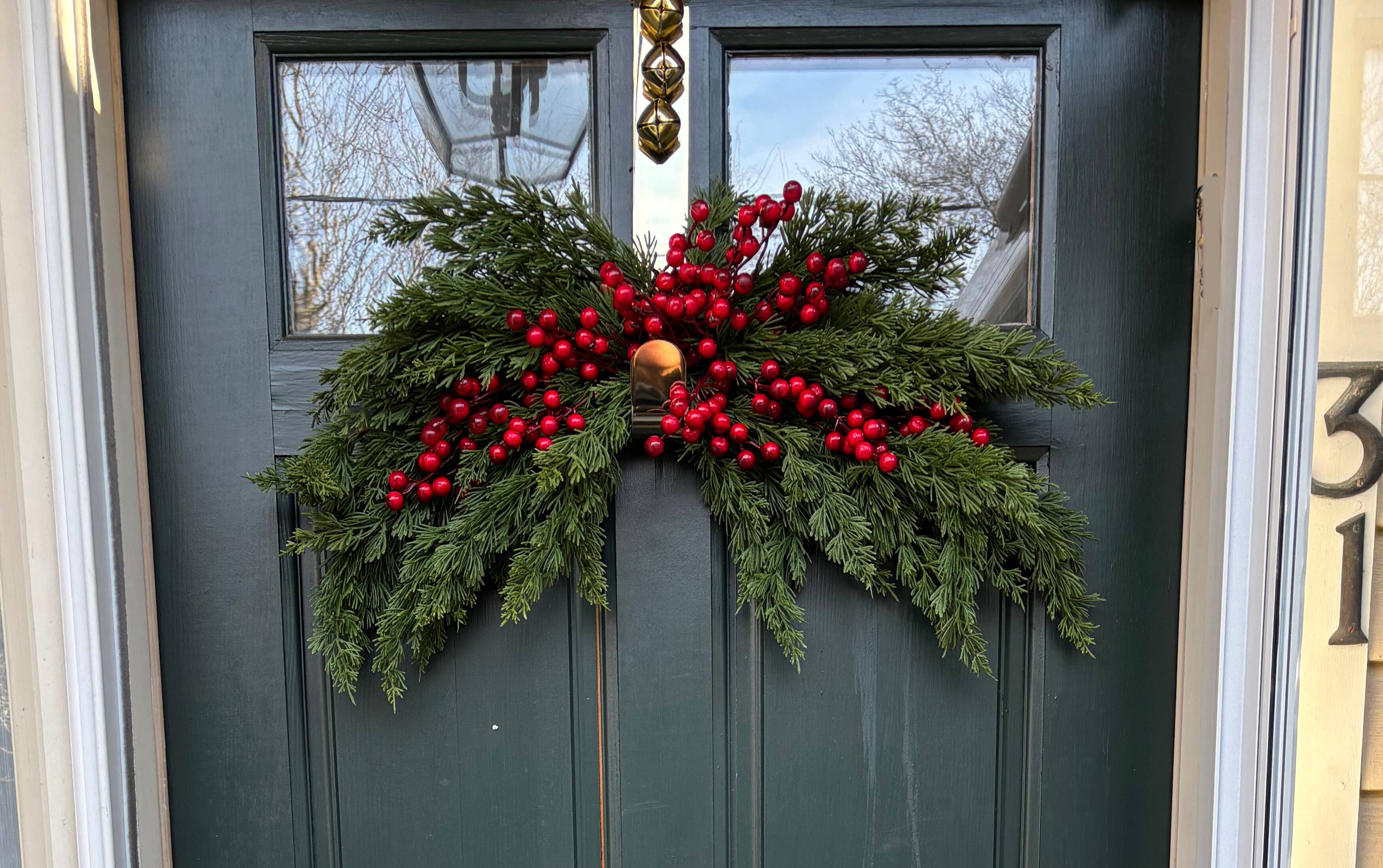 16" Metal Wreath Hanger with Jingle Bells
